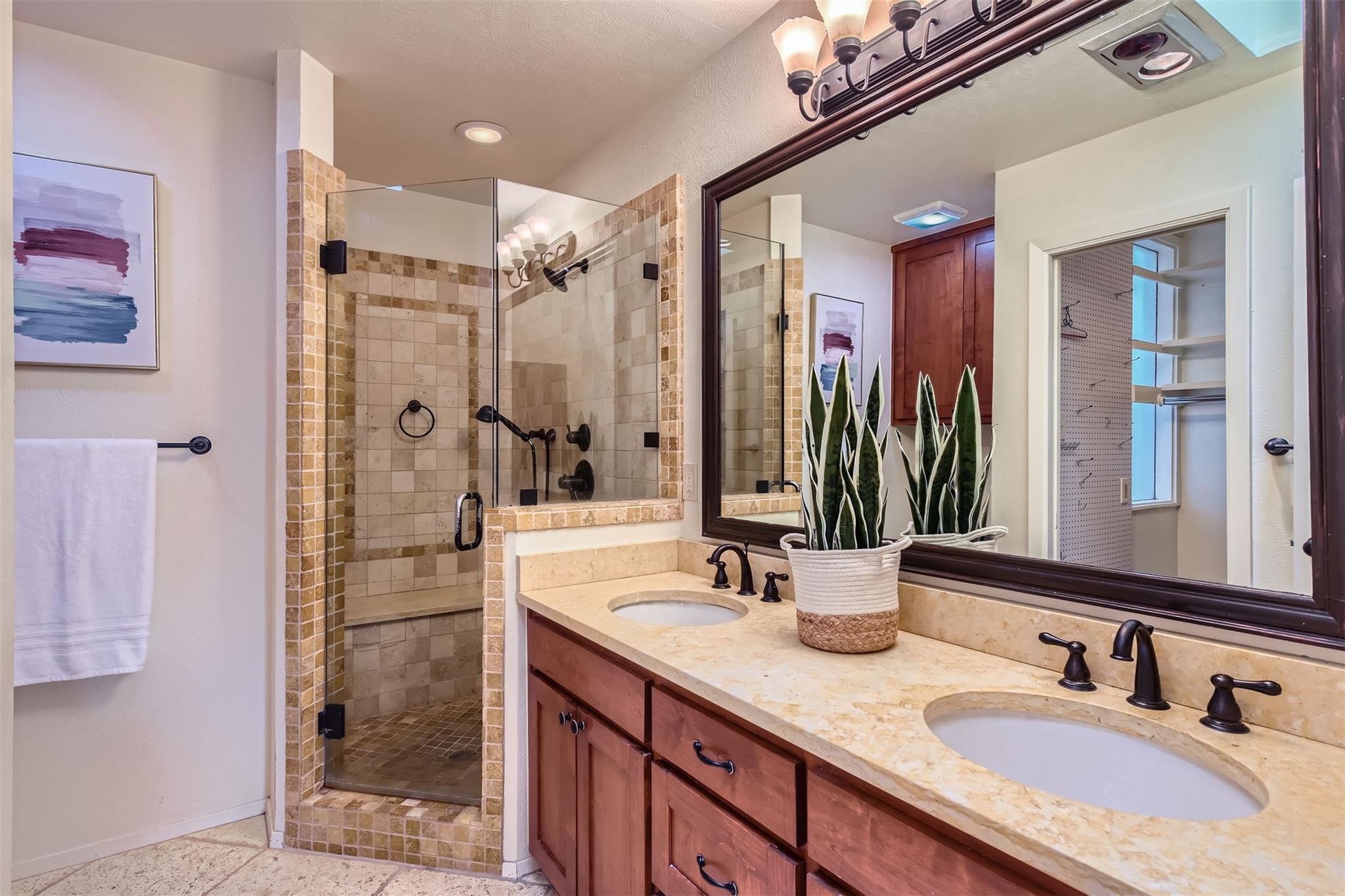 1901 Cresthaven Dr, Austin, TX 78704