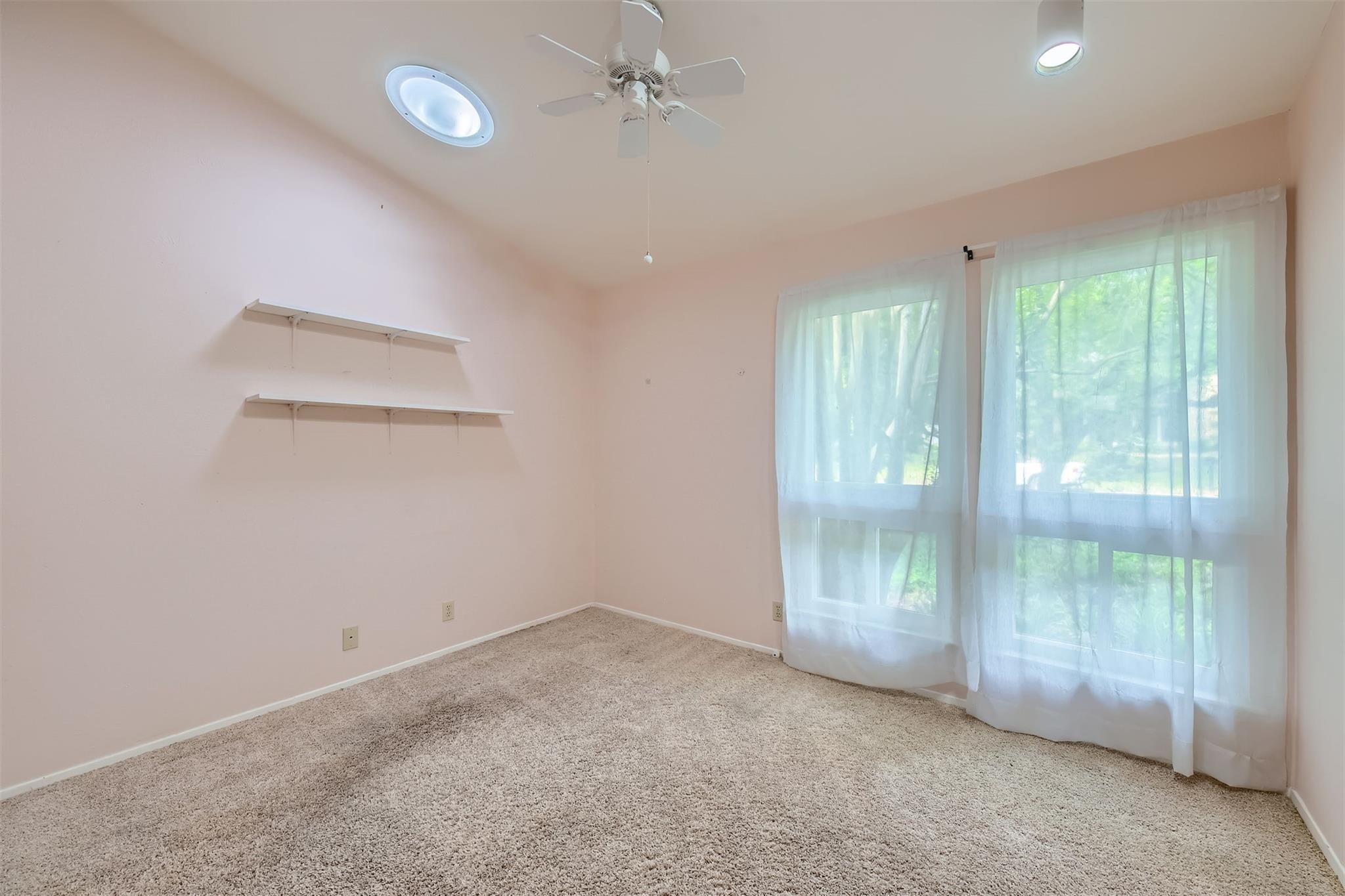1901 Cresthaven Dr, Austin, TX 78704