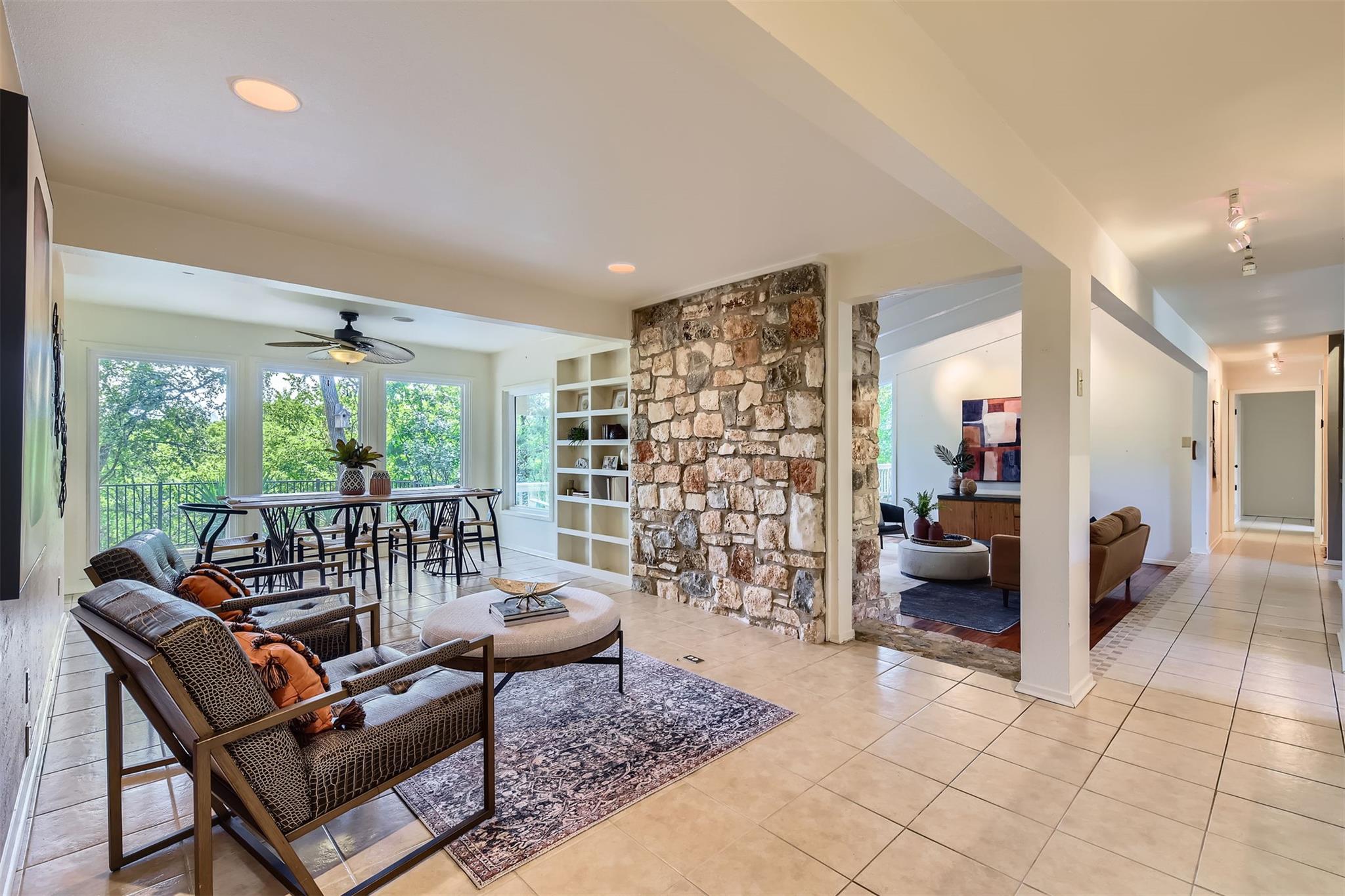 1901 Cresthaven Dr, Austin, TX 78704