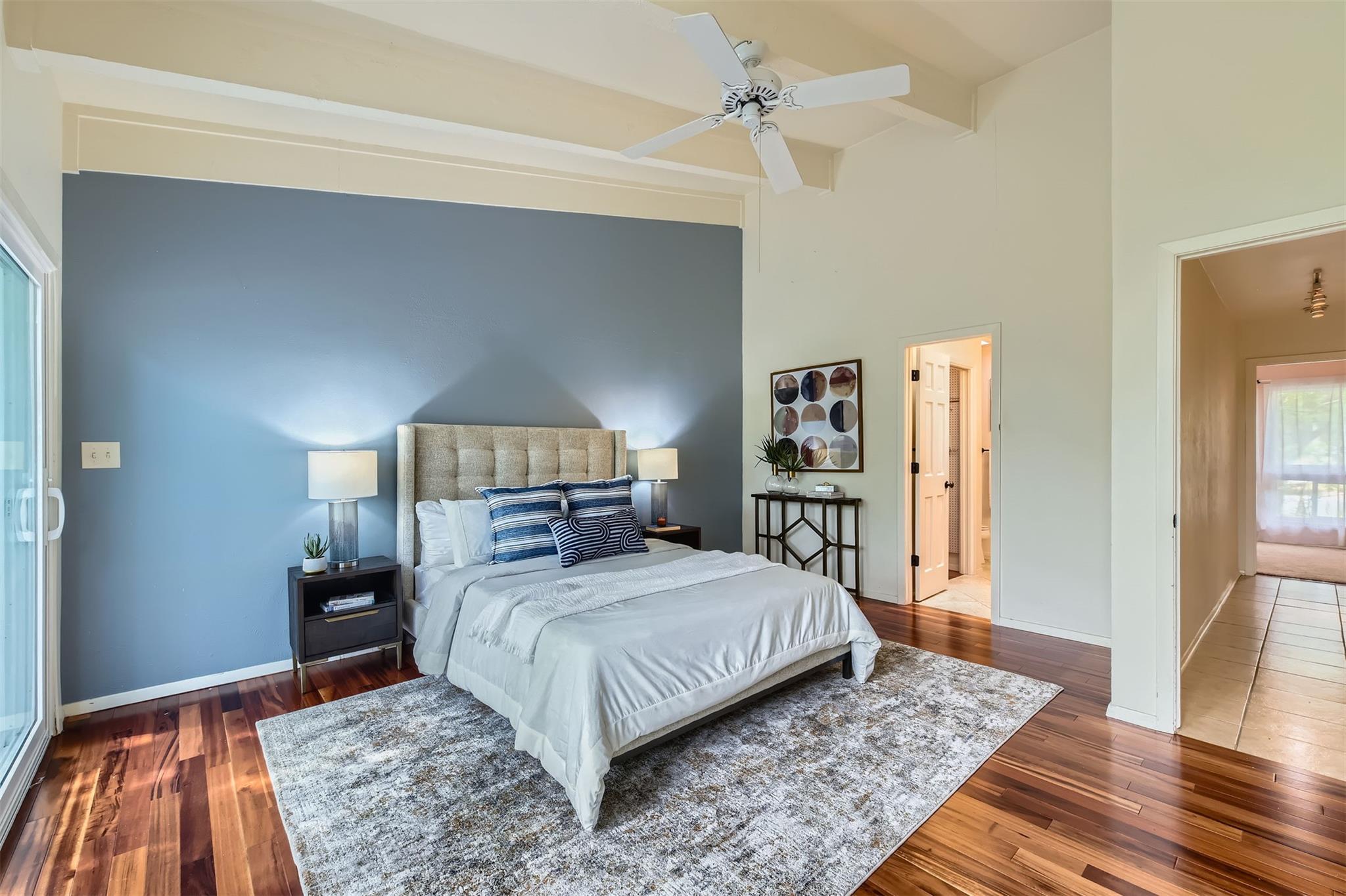 1901 Cresthaven Dr, Austin, TX 78704