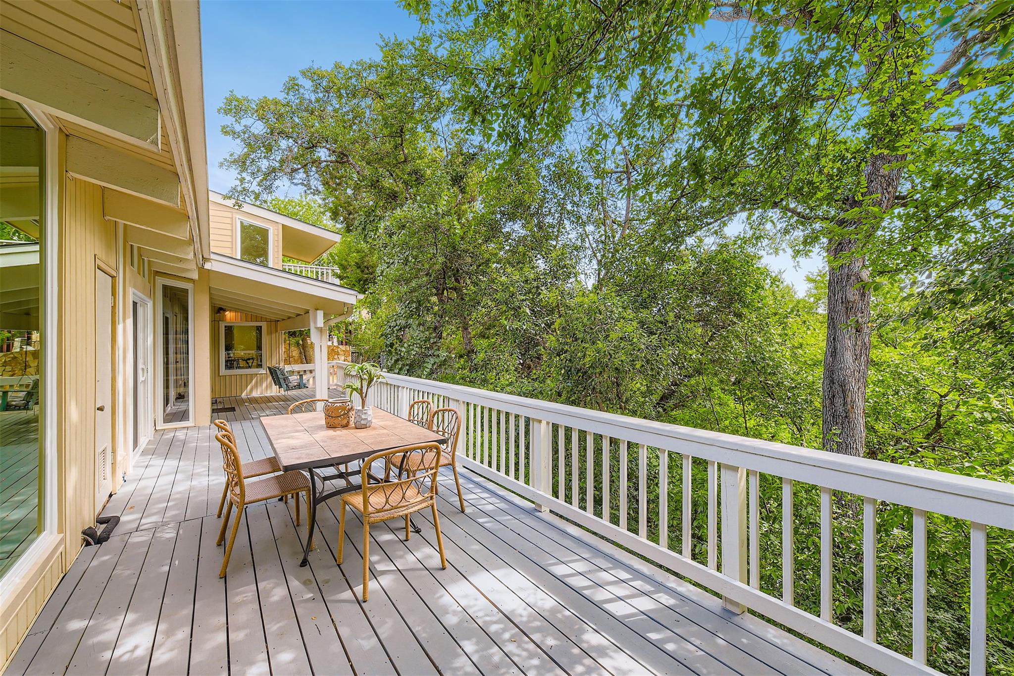 1901 Cresthaven Dr, Austin, TX 78704