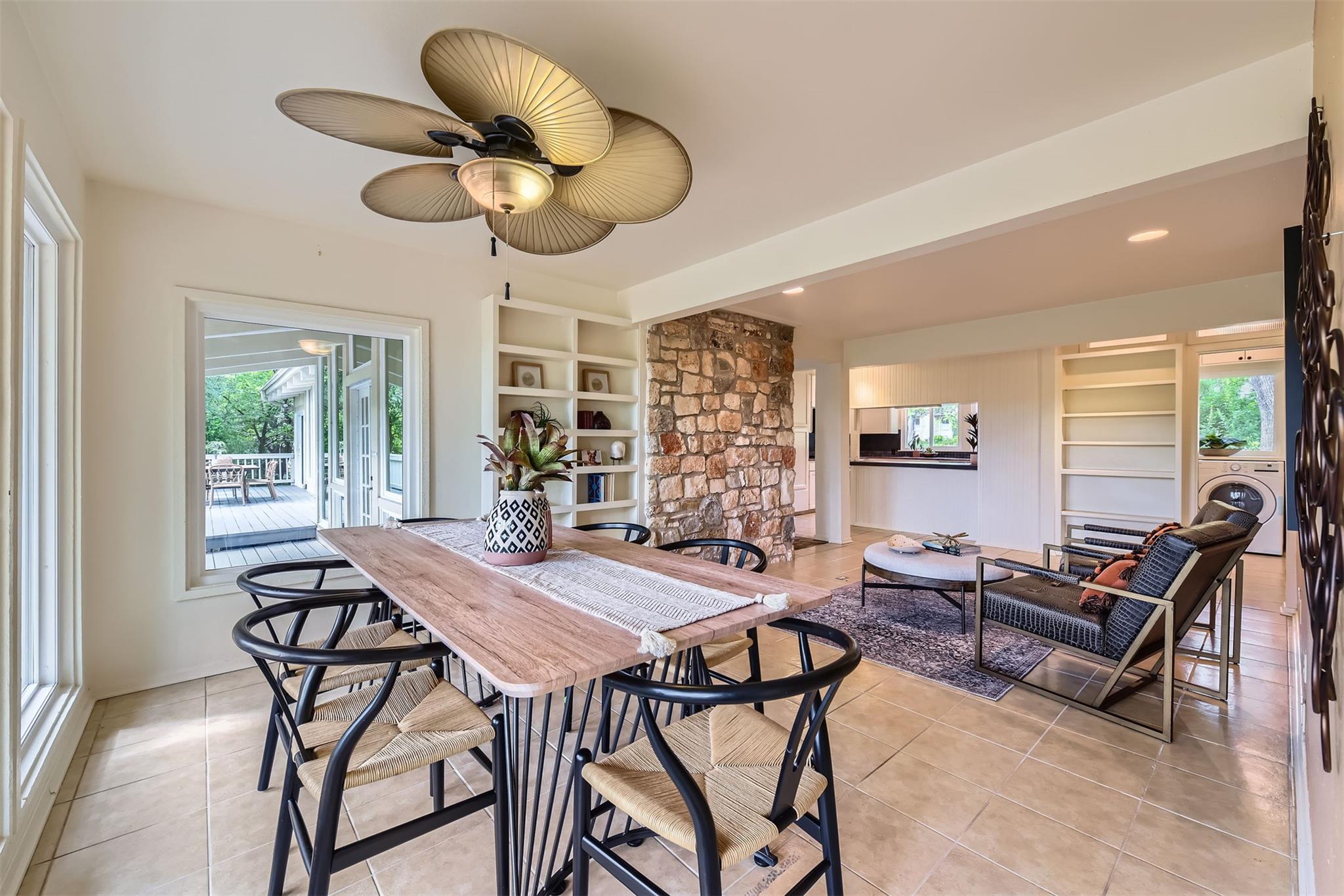 1901 Cresthaven Dr, Austin, TX 78704