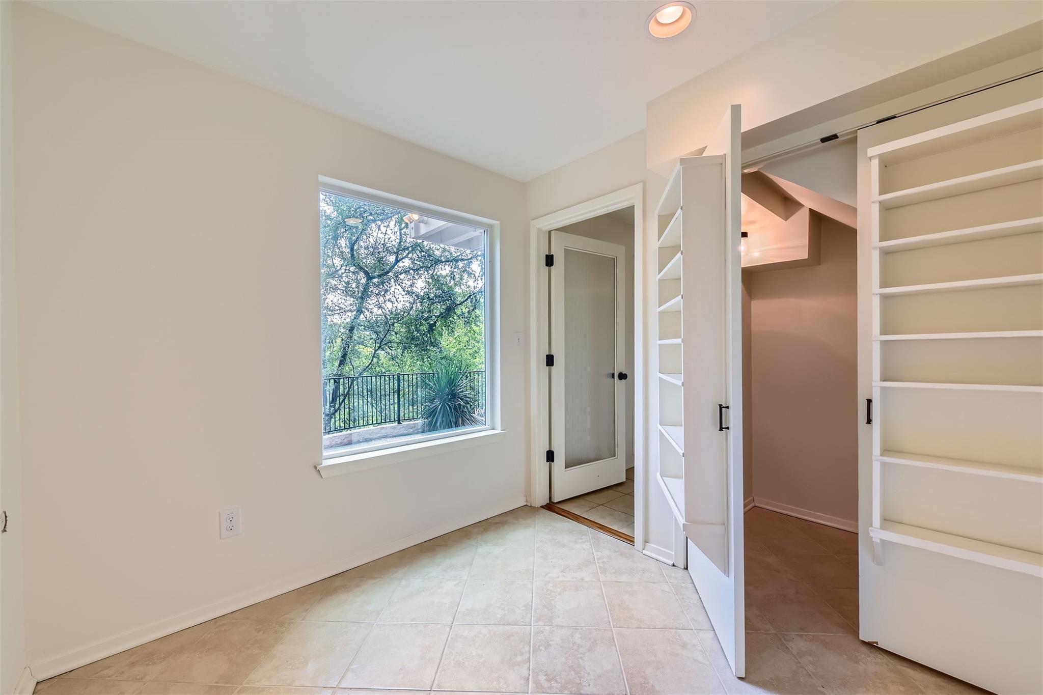 1901 Cresthaven Dr, Austin, TX 78704