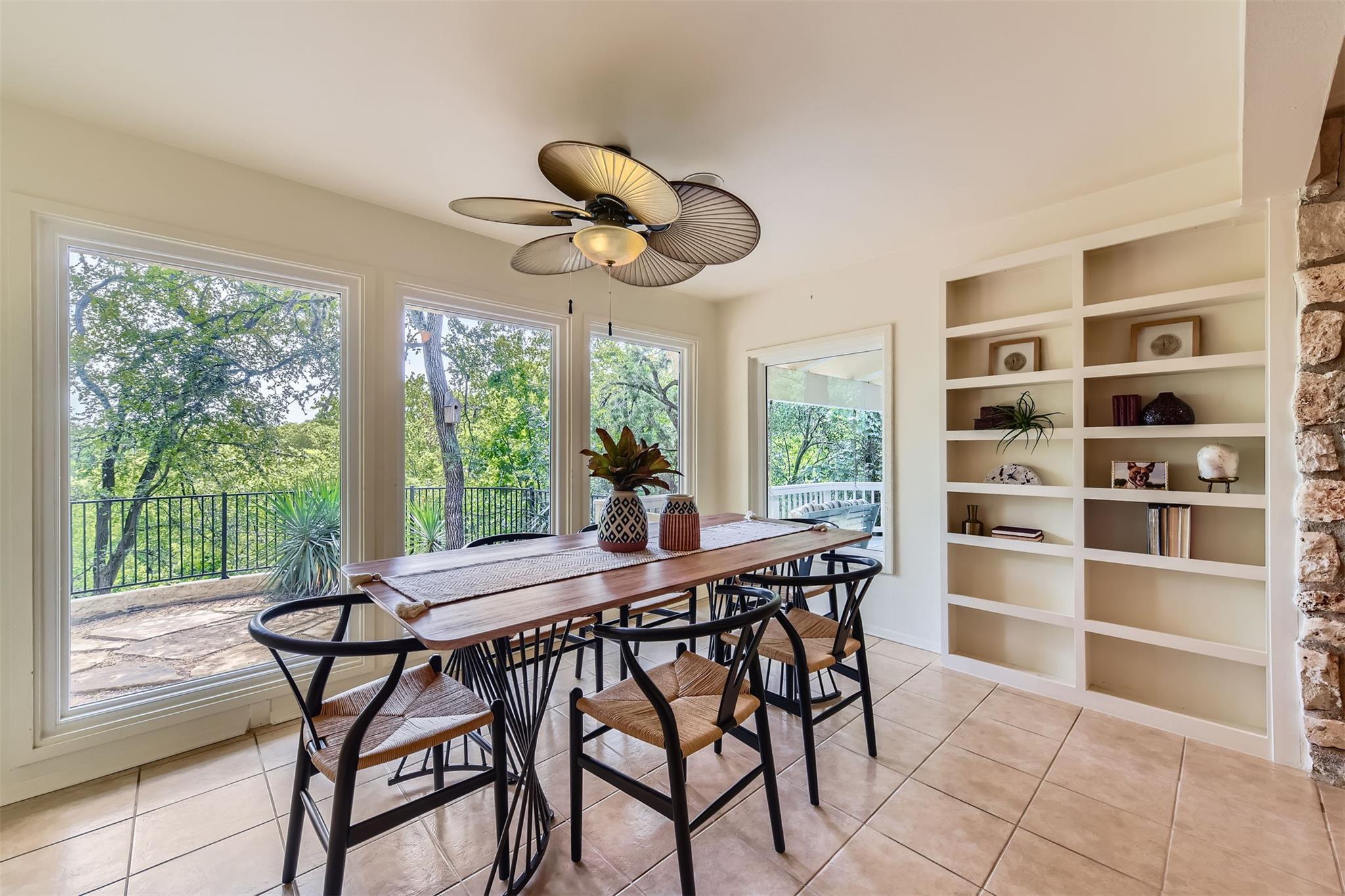 1901 Cresthaven Dr, Austin, TX 78704