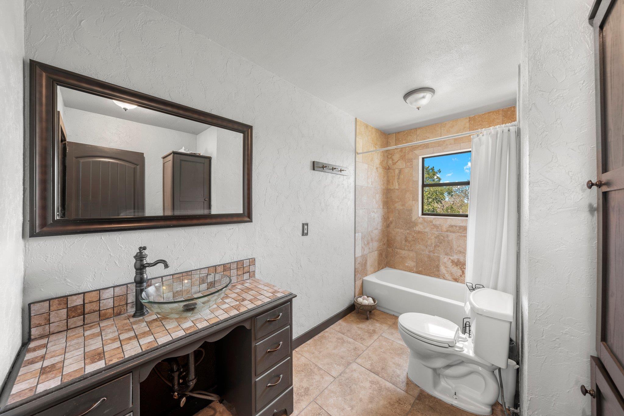 362 Oak Haven Rd, Fredericksburg, TX 78624