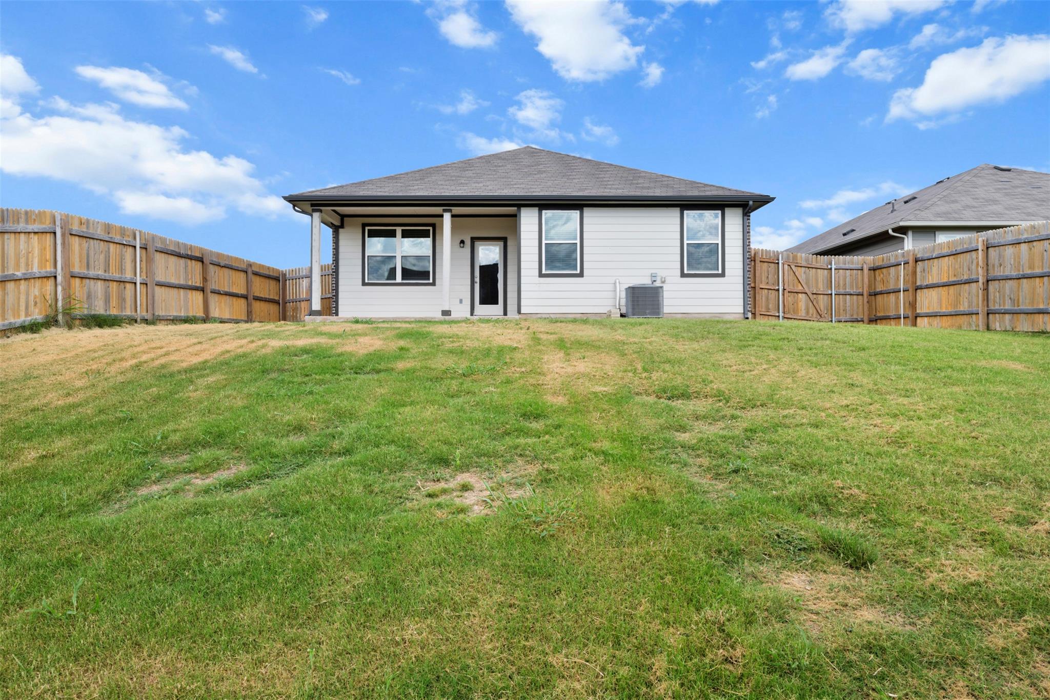 627 Concho River Dr, Hutto, TX 78634