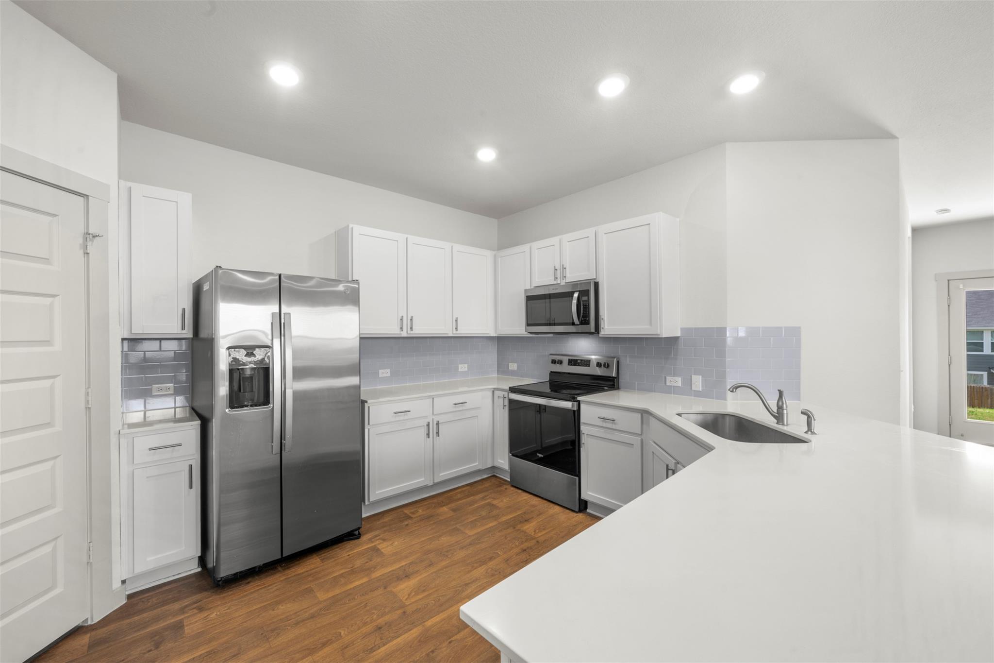 627 Concho River Dr, Hutto, TX 78634
