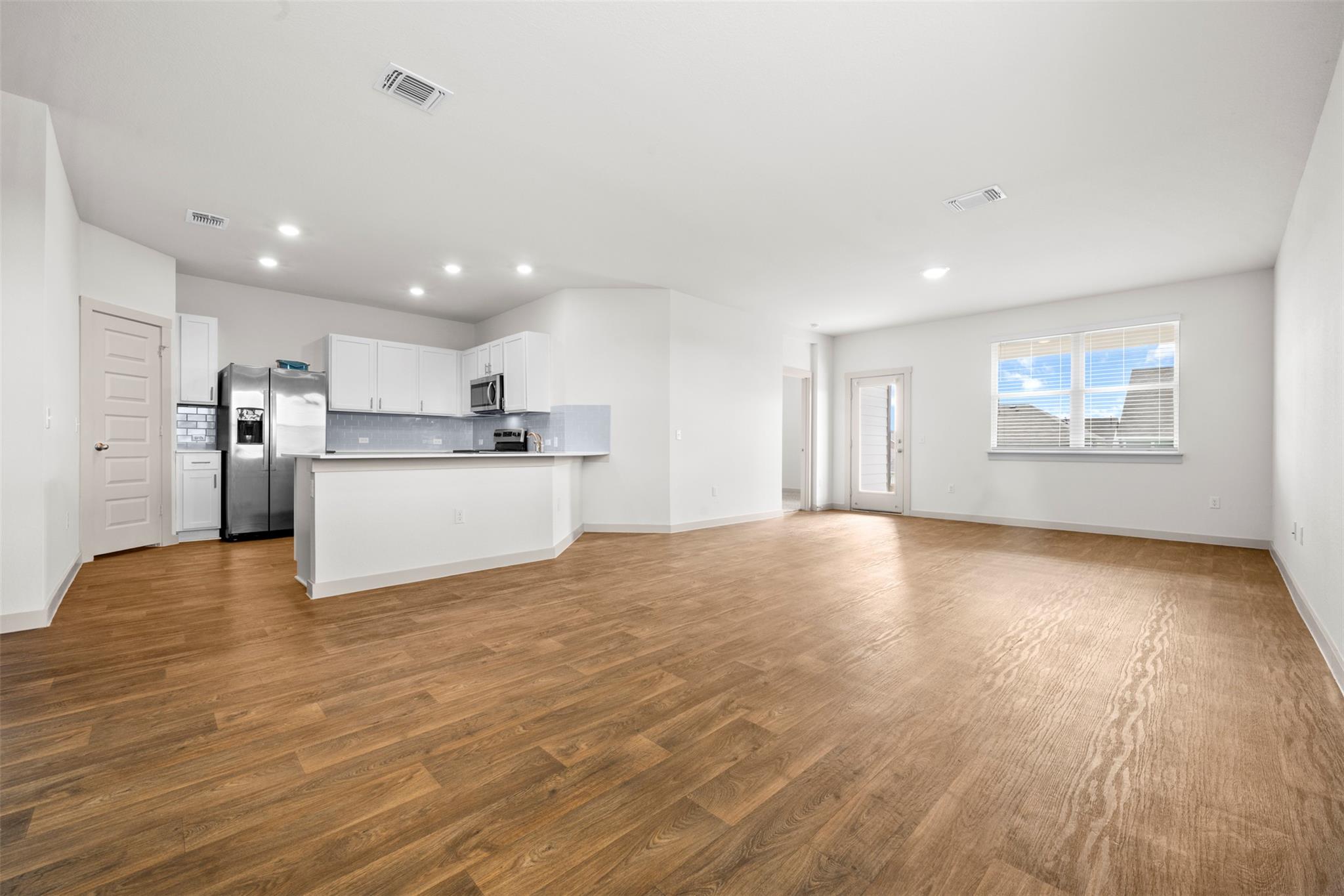 627 Concho River Dr, Hutto, TX 78634