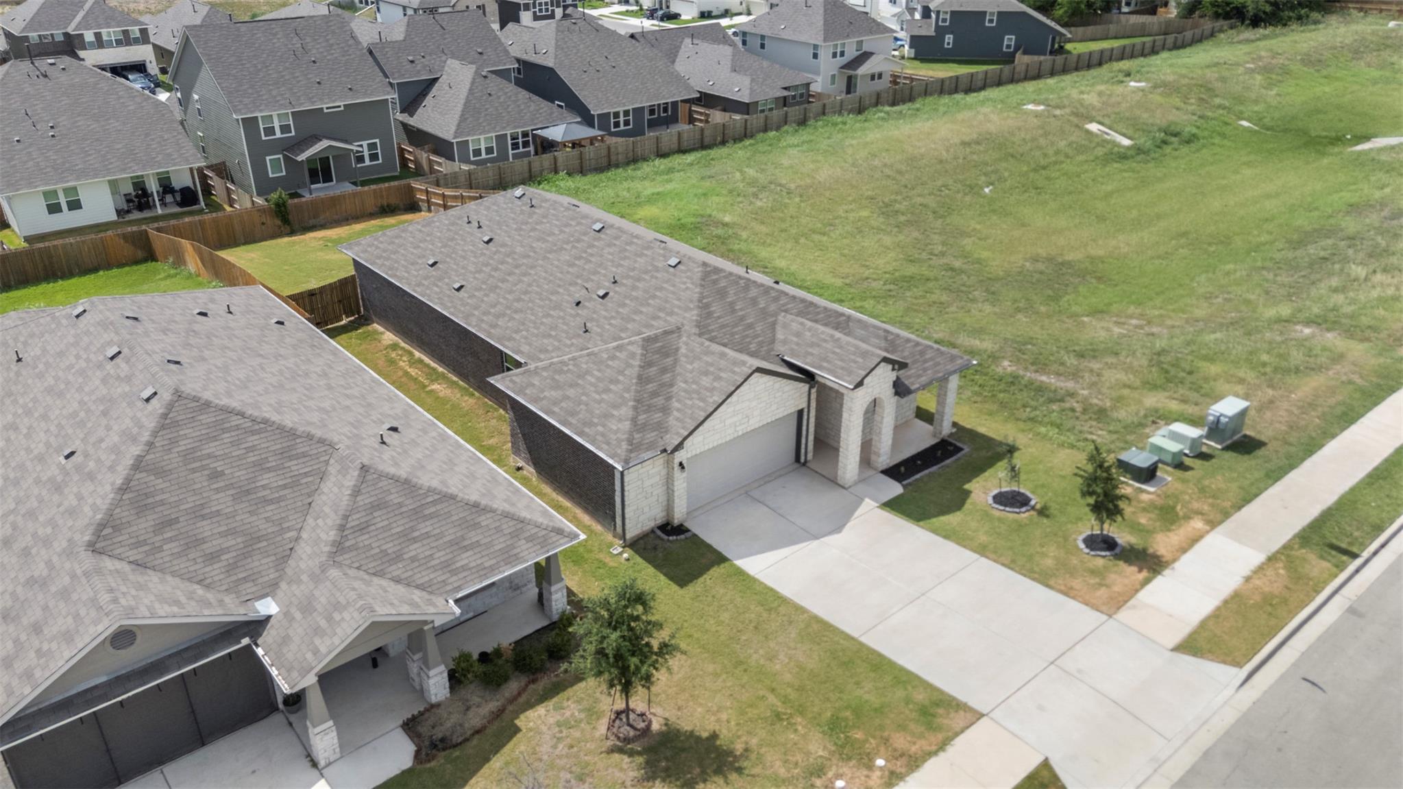 627 Concho River Dr, Hutto, TX 78634