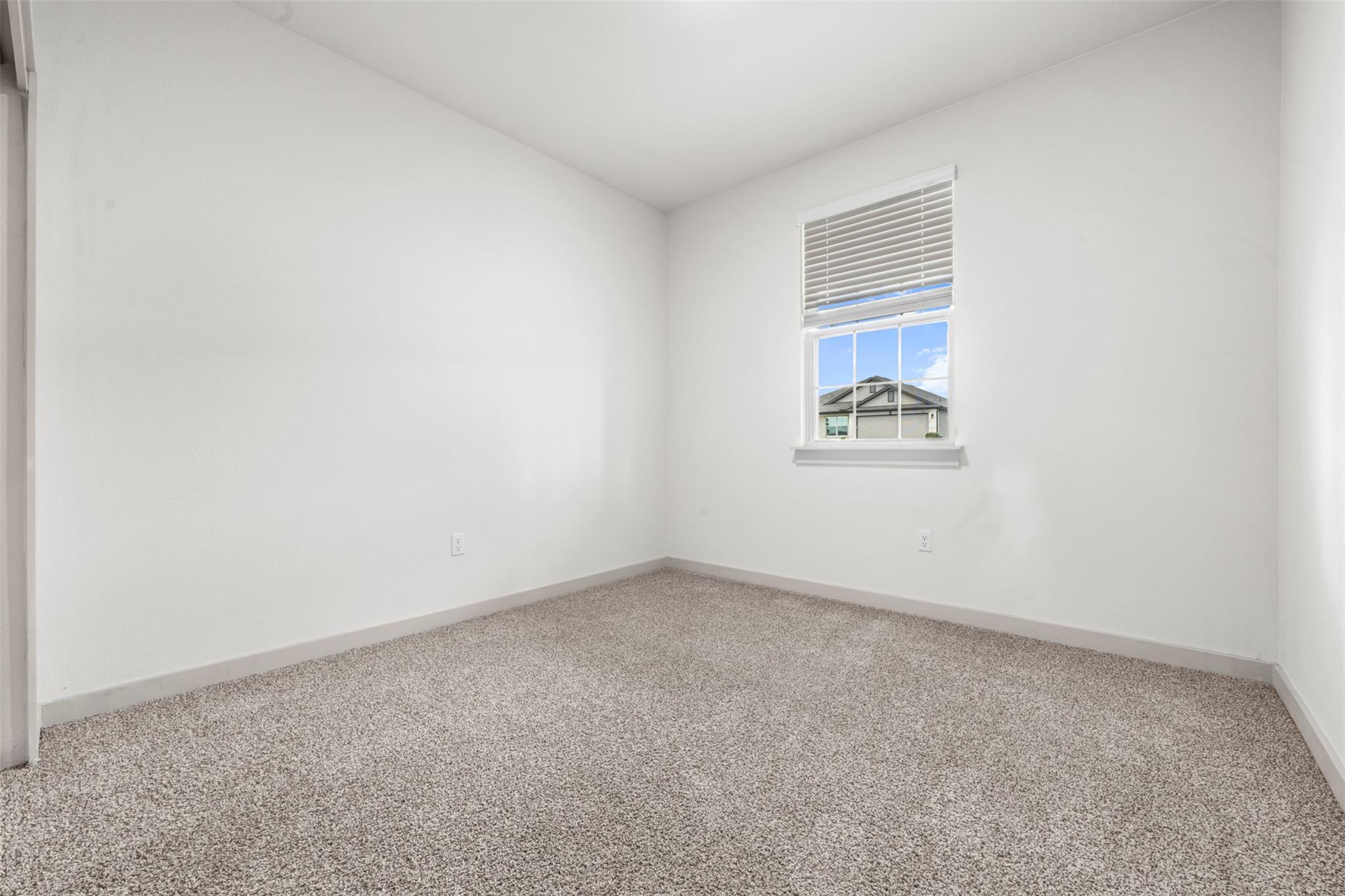 627 Concho River Dr, Hutto, TX 78634