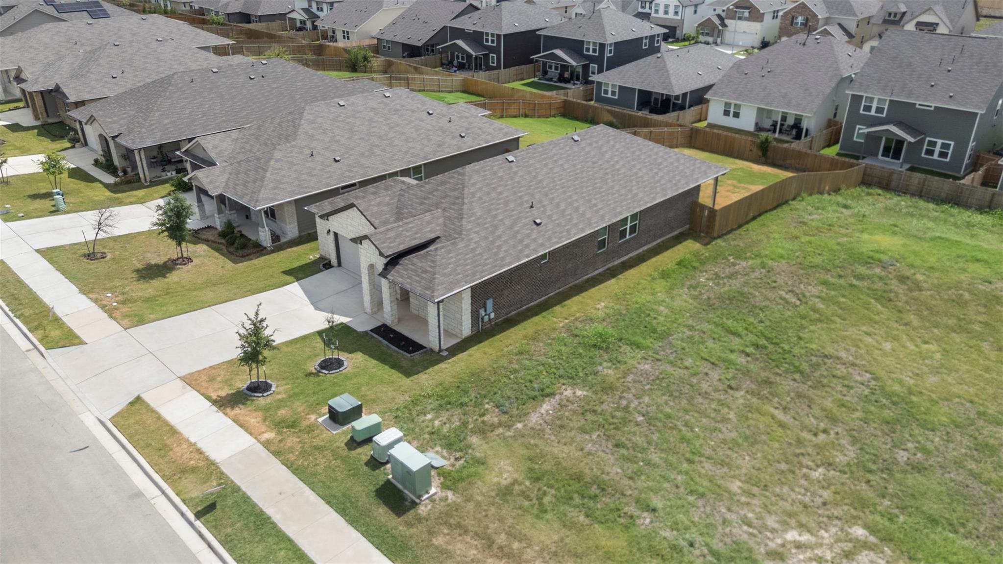 627 Concho River Dr, Hutto, TX 78634