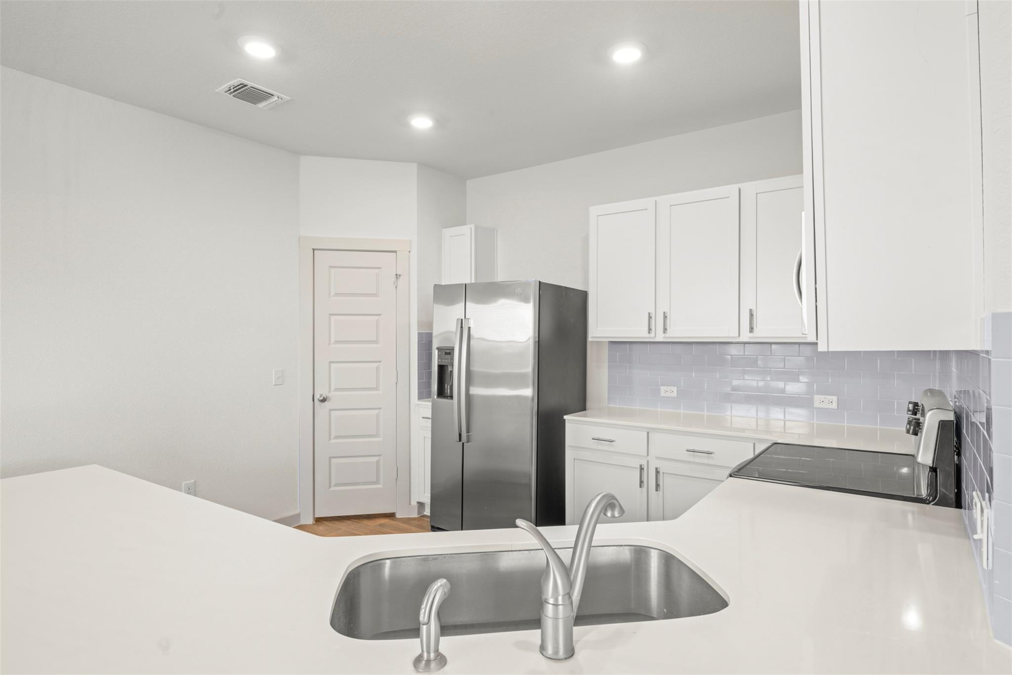 627 Concho River Dr, Hutto, TX 78634