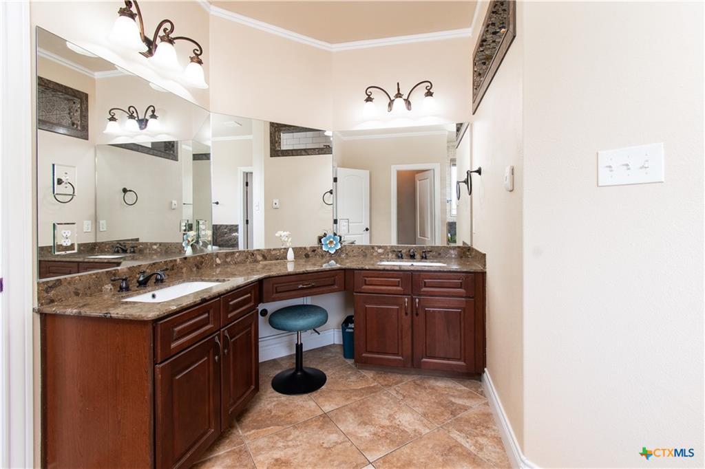 4360 Flint Oak Dr, Belton, TX 76513