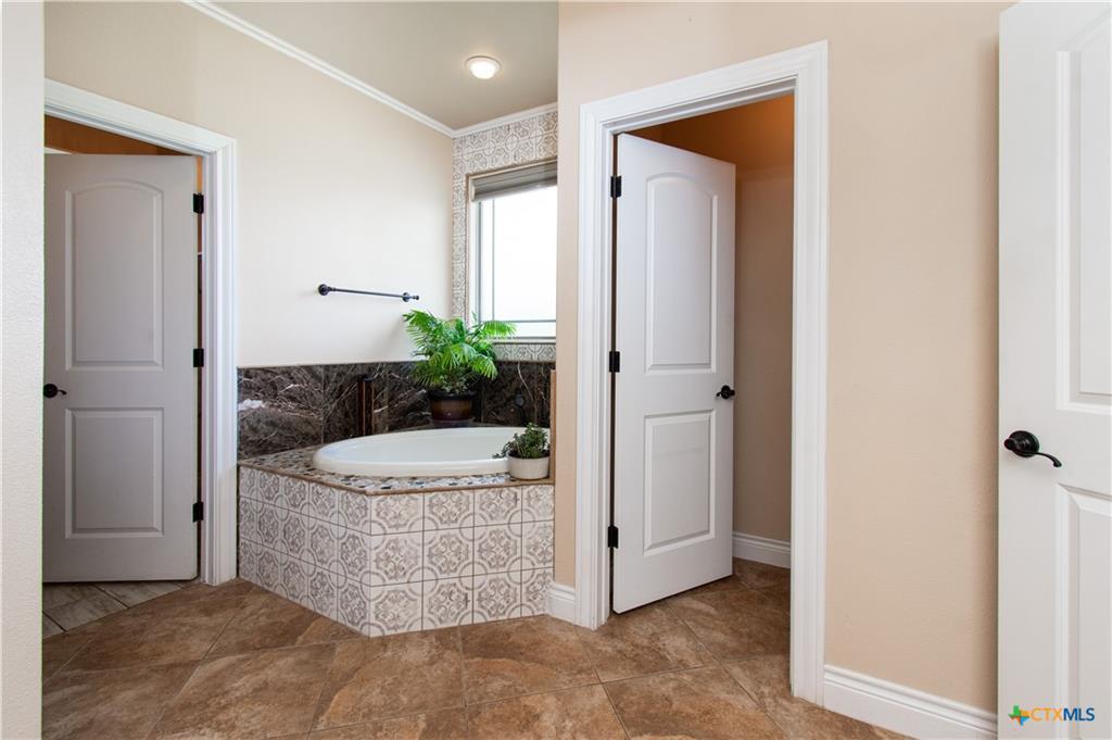 4360 Flint Oak Dr, Belton, TX 76513