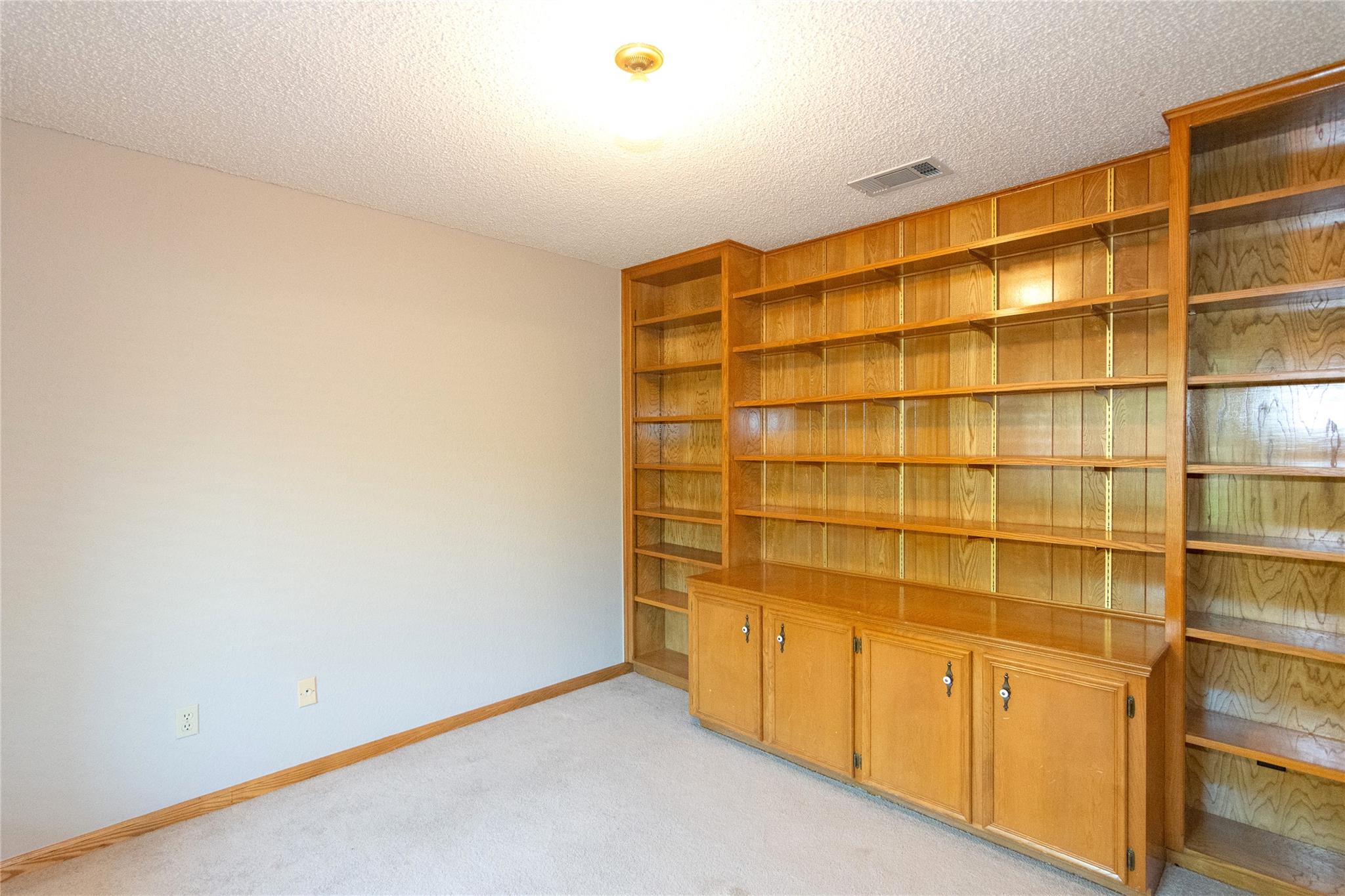 1908 Creekview Dr, Round Rock, TX 78681