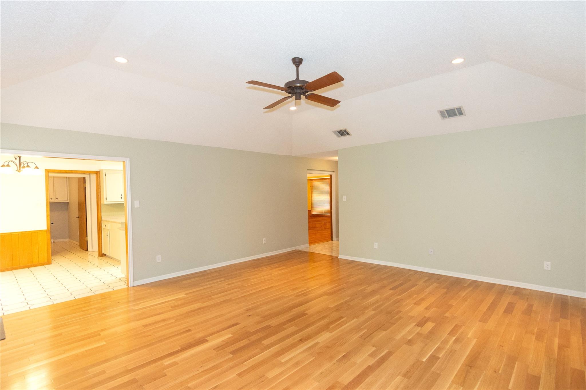 1908 Creekview Dr, Round Rock, TX 78681