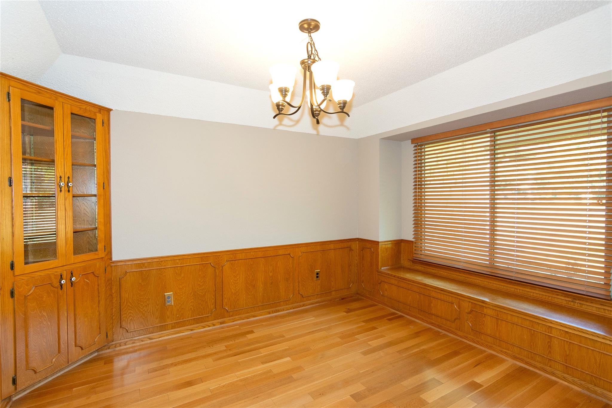 1908 Creekview Dr, Round Rock, TX 78681