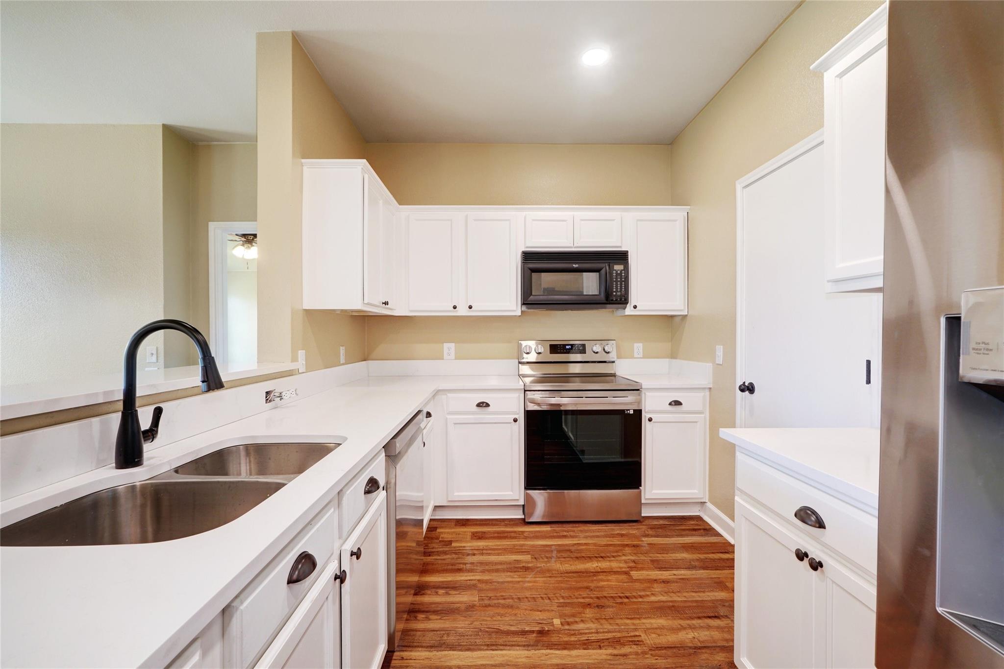 136 Holmstrom St, Hutto, TX 78634