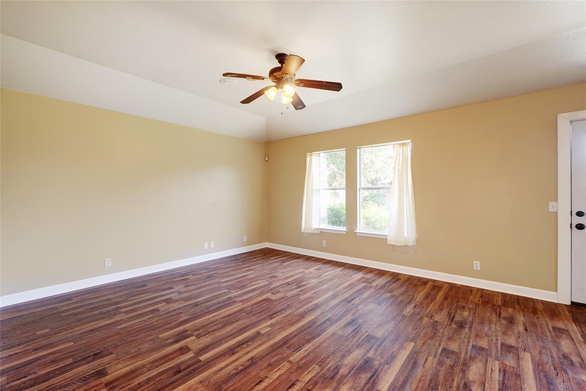 136 Holmstrom St, Hutto, TX 78634