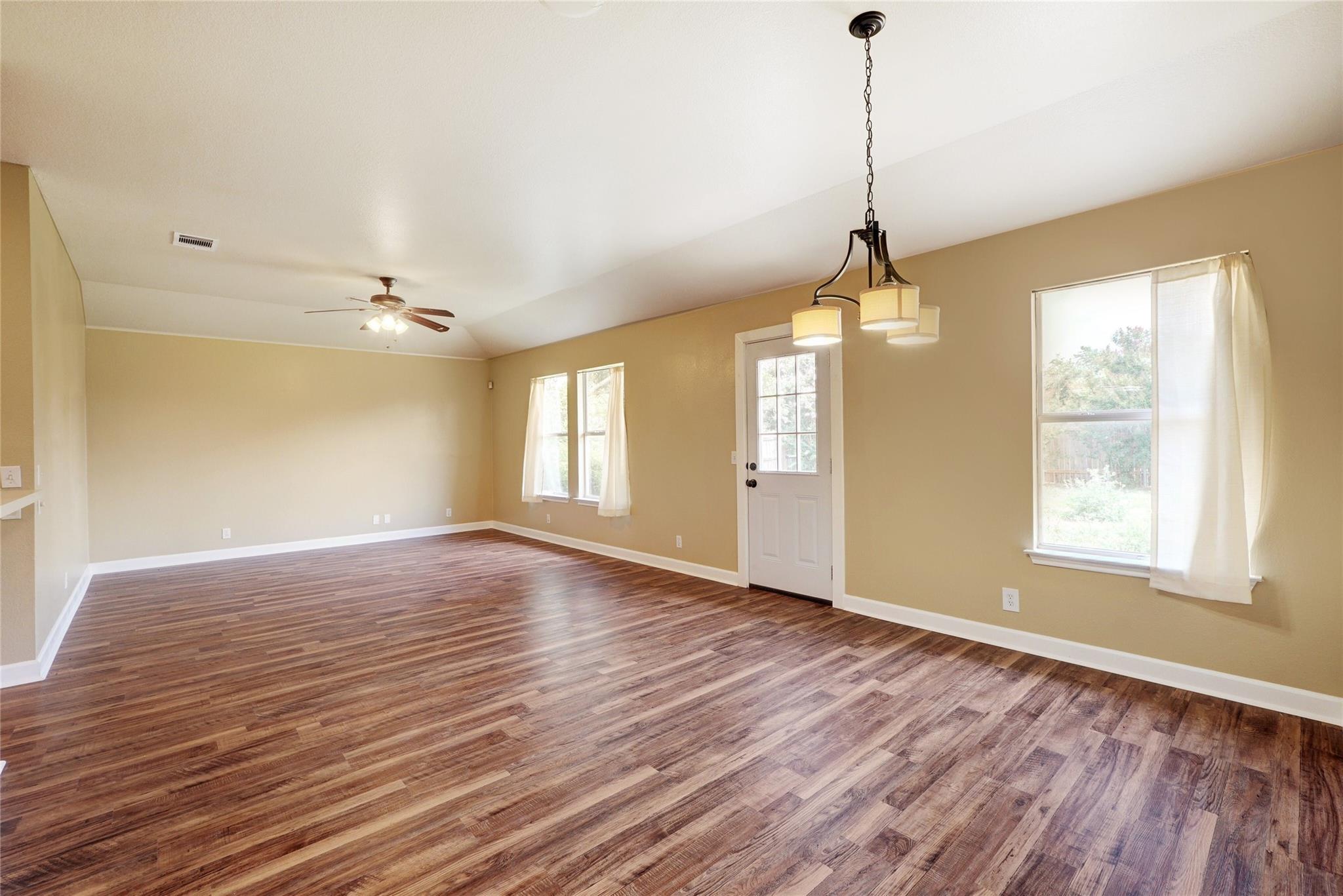 136 Holmstrom St, Hutto, TX 78634