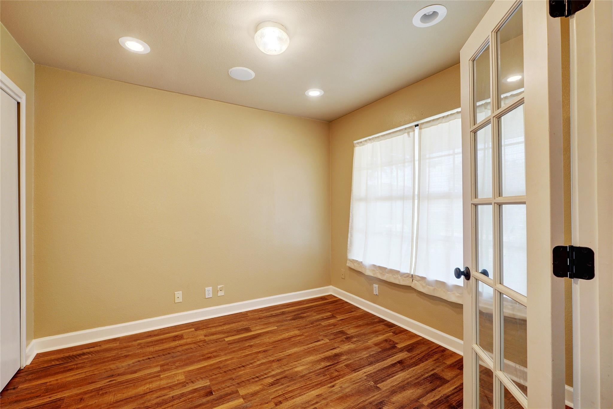 136 Holmstrom St, Hutto, TX 78634