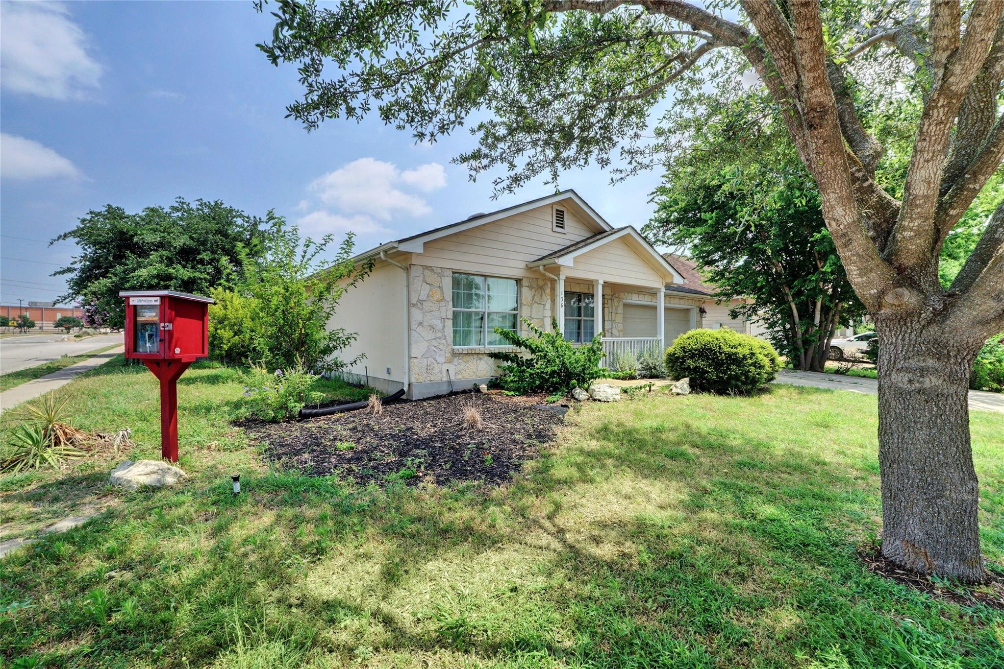 136 Holmstrom St, Hutto, TX 78634