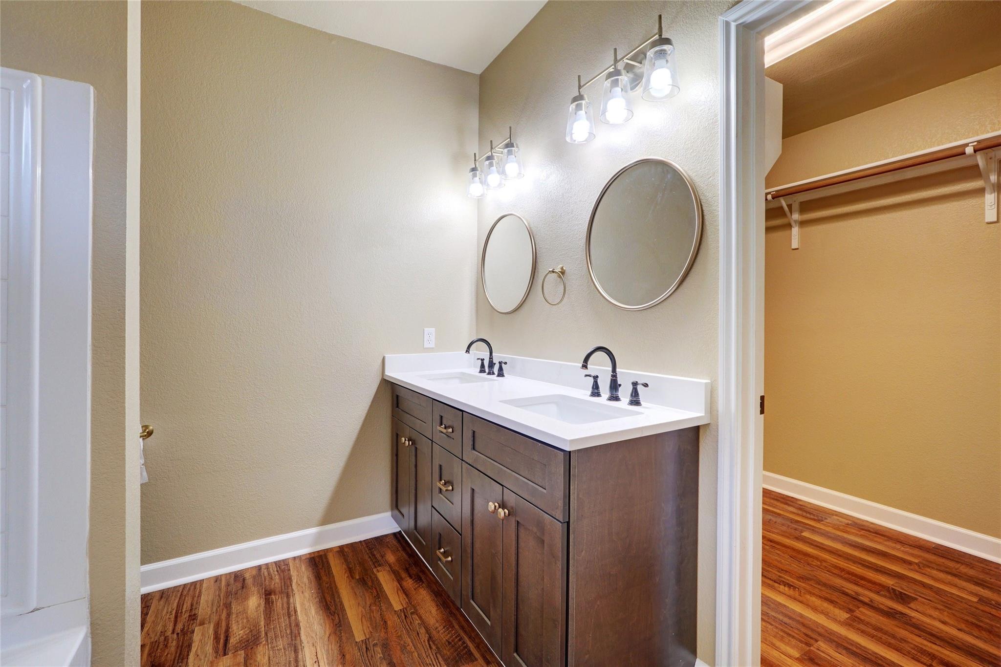 136 Holmstrom St, Hutto, TX 78634