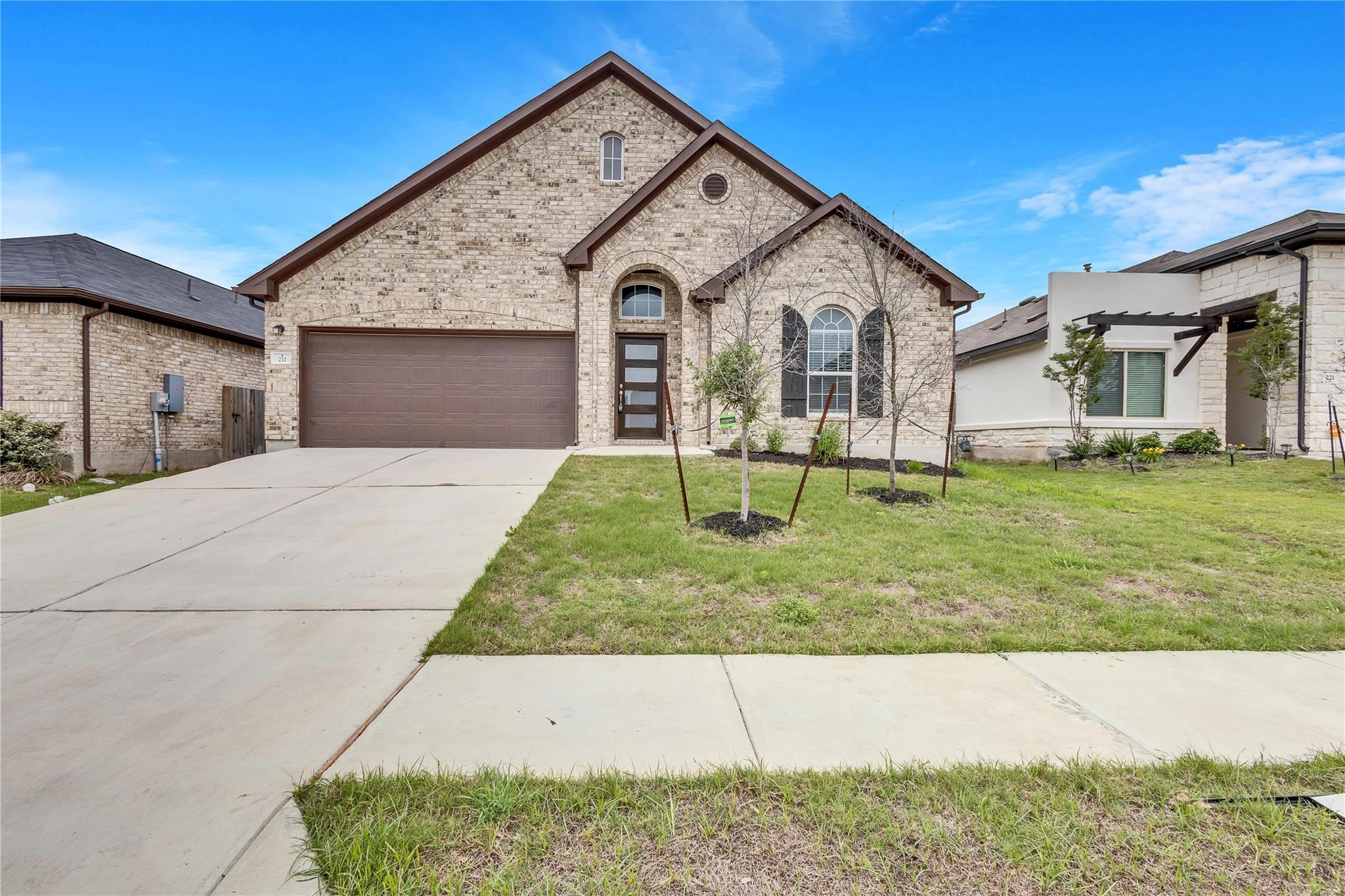 211 Short Leaf Dr, Buda, TX 78610
