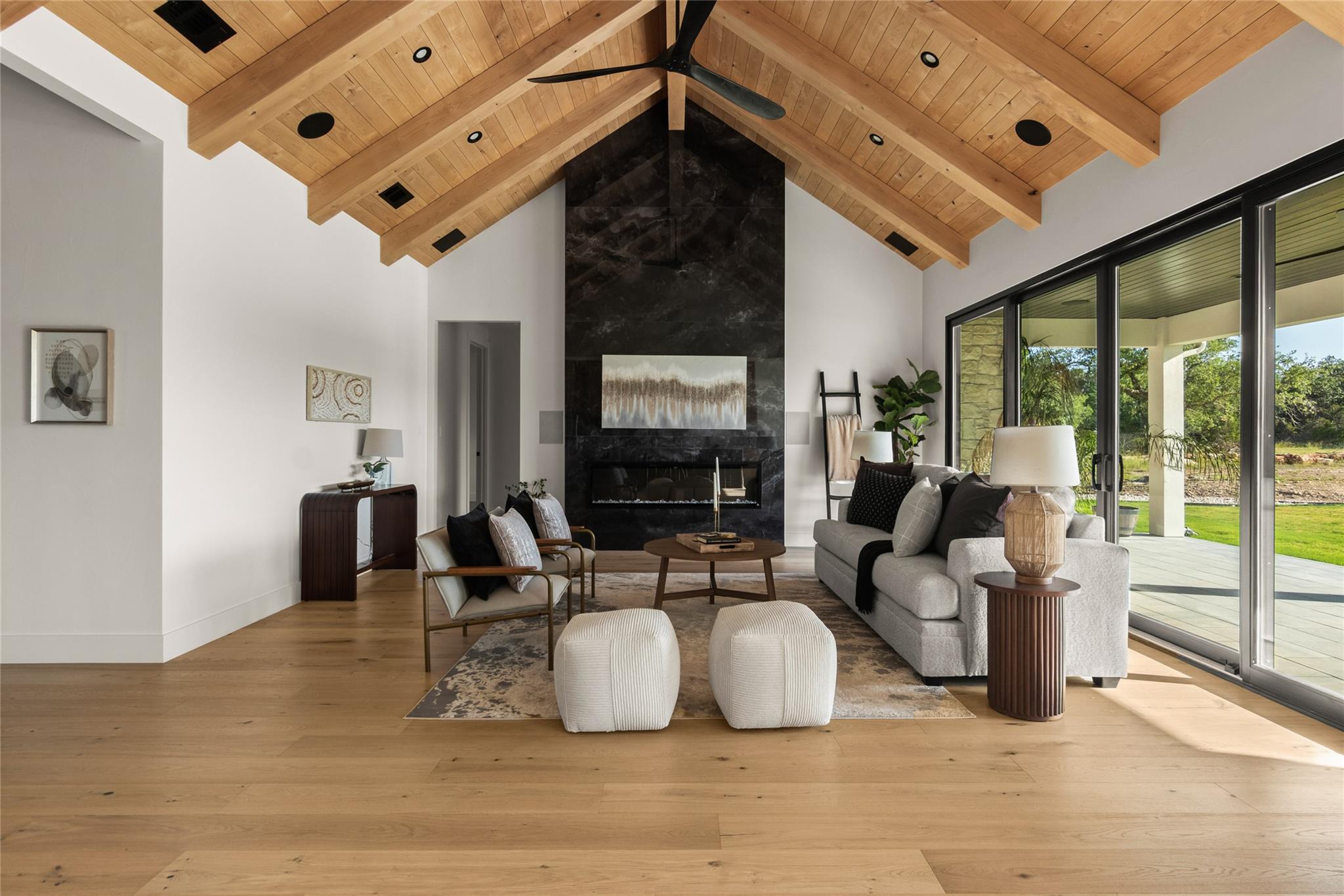 208 Stonegate Ln, Dripping Springs, TX 78620