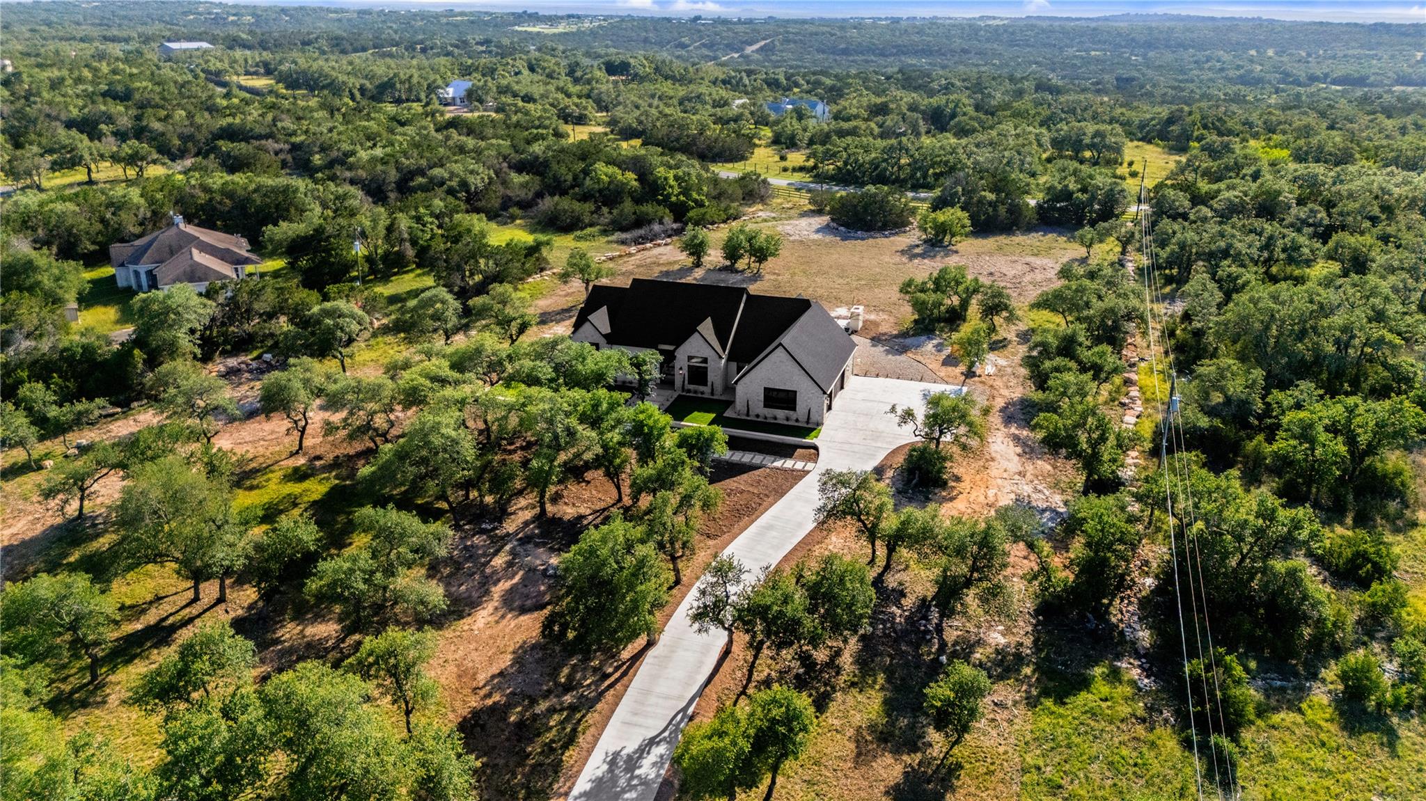 208 Stonegate Ln, Dripping Springs, TX 78620