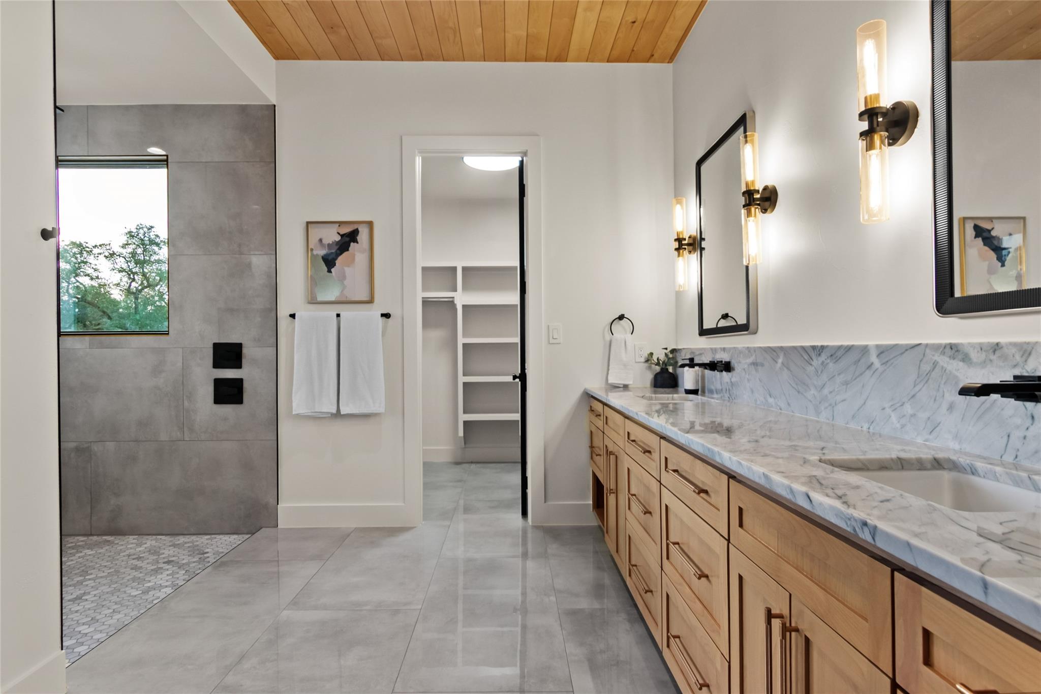 208 Stonegate Ln, Dripping Springs, TX 78620