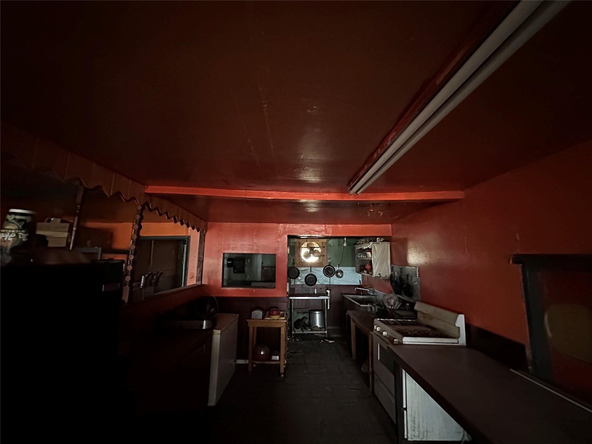 1407 Grand Ave, Big Wells, TX 78830