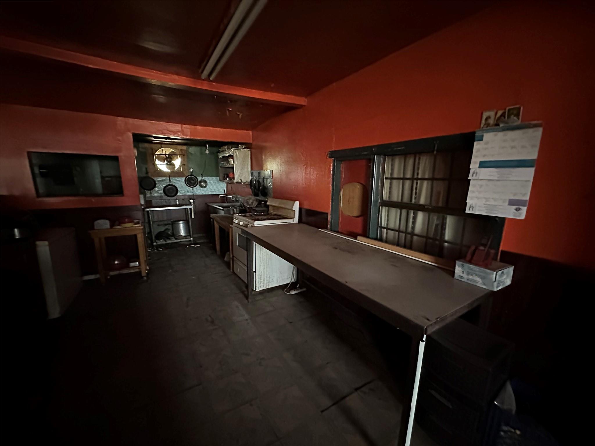 1407 Grand Ave, Big Wells, TX 78830