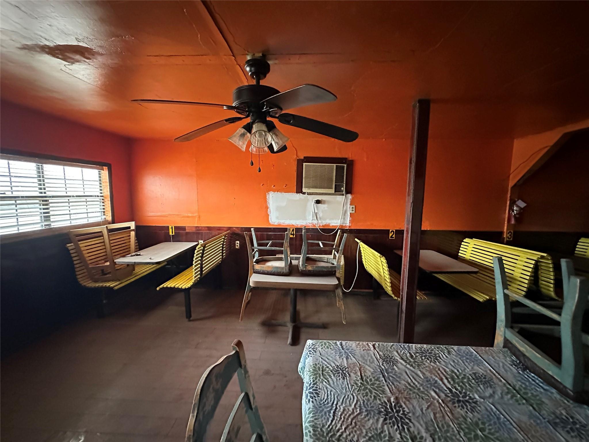 1407 Grand Ave, Big Wells, TX 78830