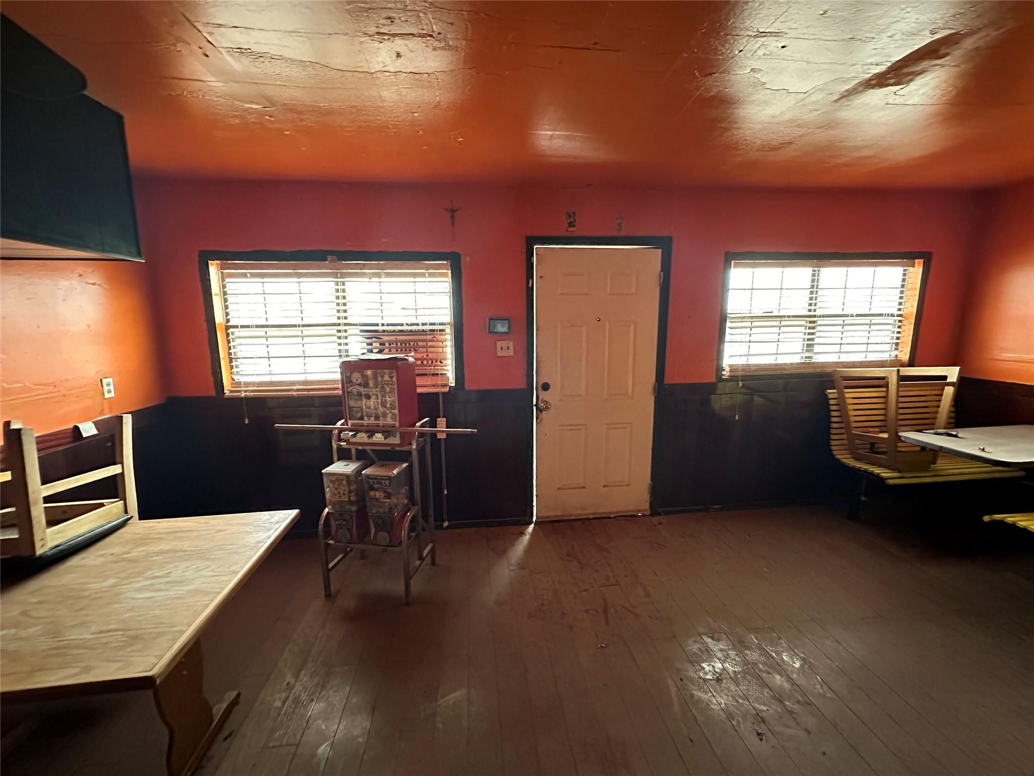 1407 Grand Ave, Big Wells, TX 78830