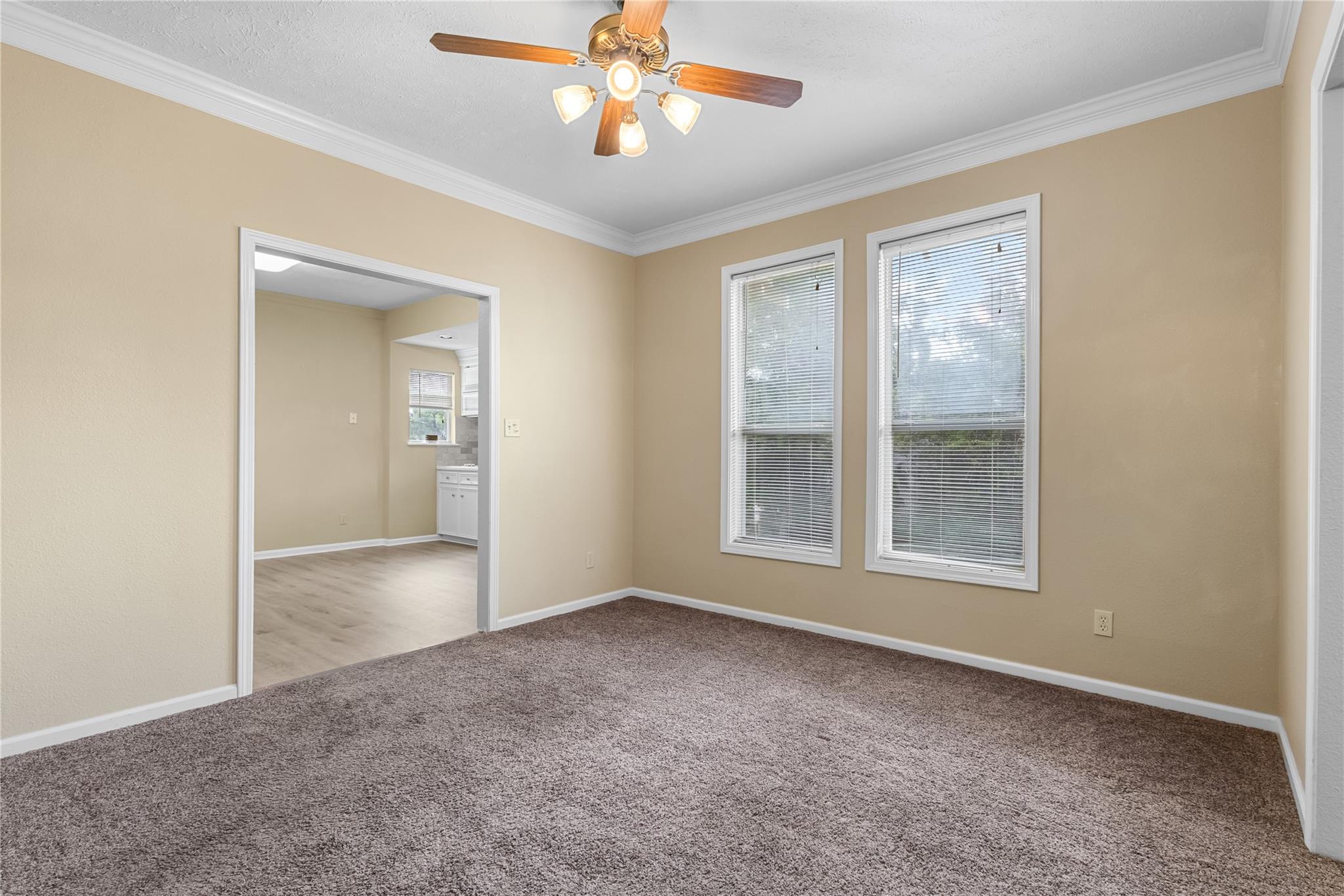 804 E Michalk St, Thorndale, TX 76577