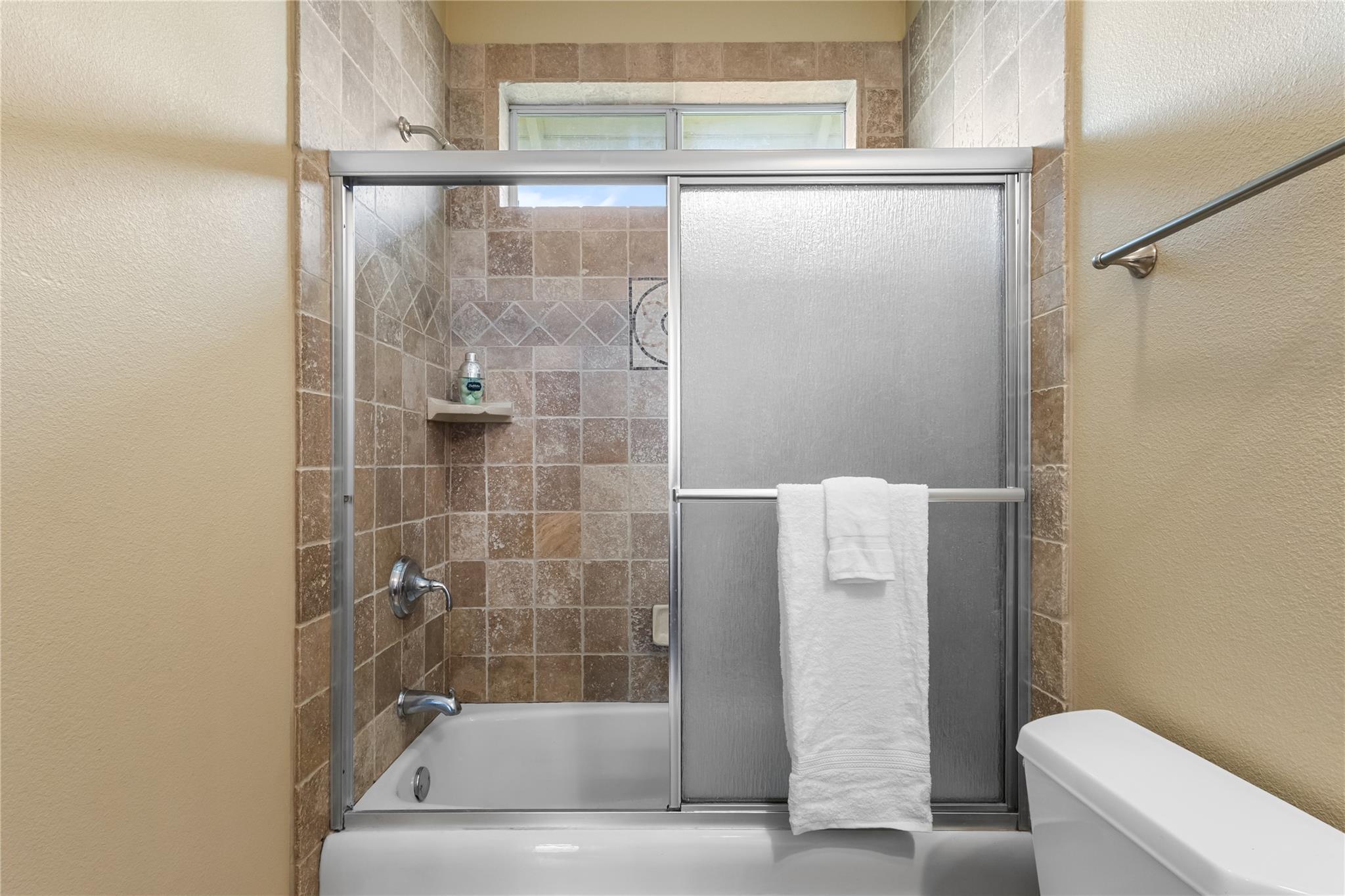 804 E Michalk St, Thorndale, TX 76577