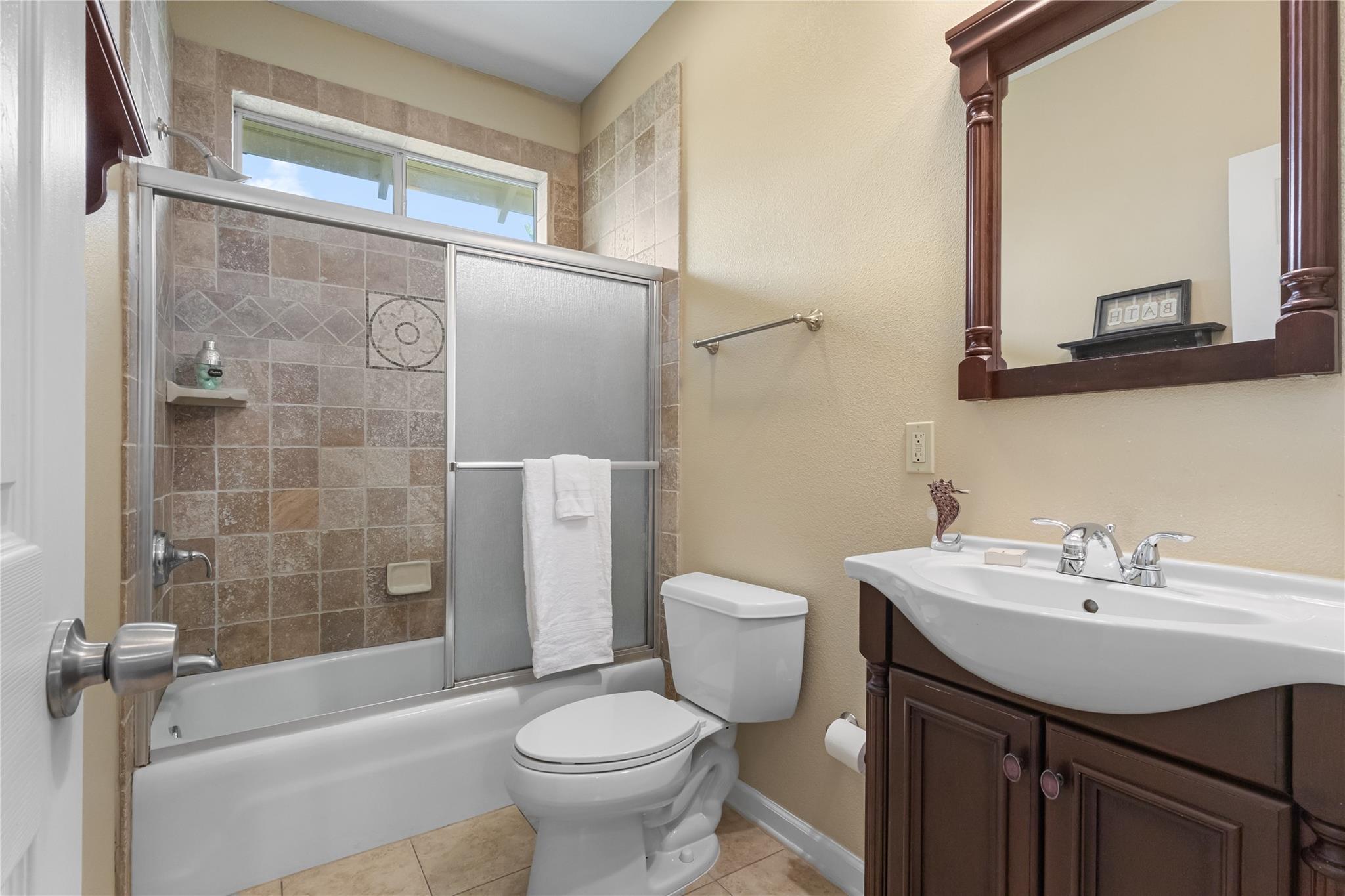 804 E Michalk St, Thorndale, TX 76577