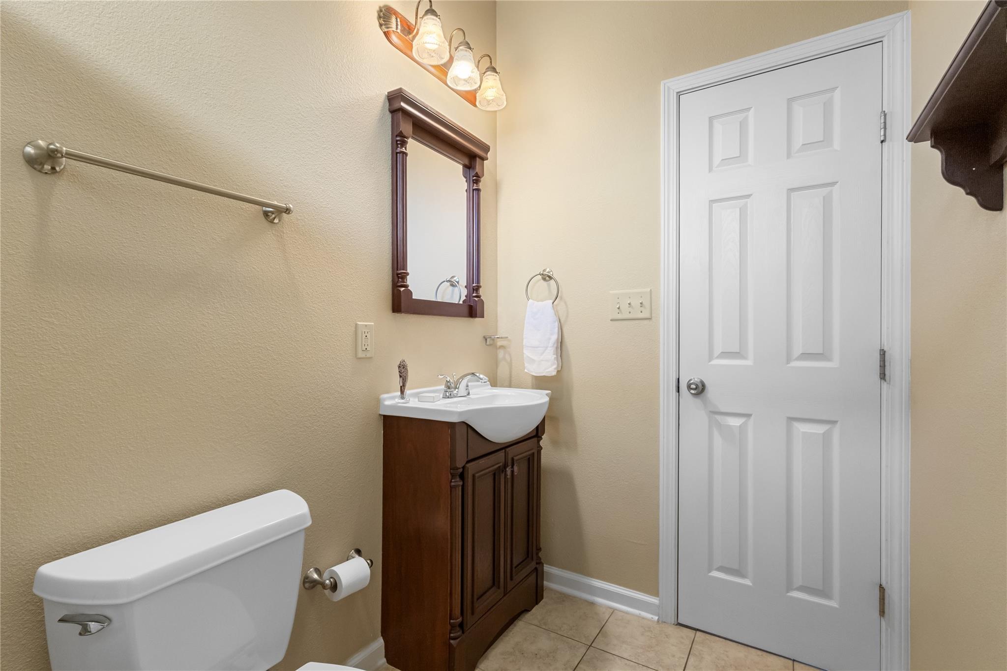 804 E Michalk St, Thorndale, TX 76577