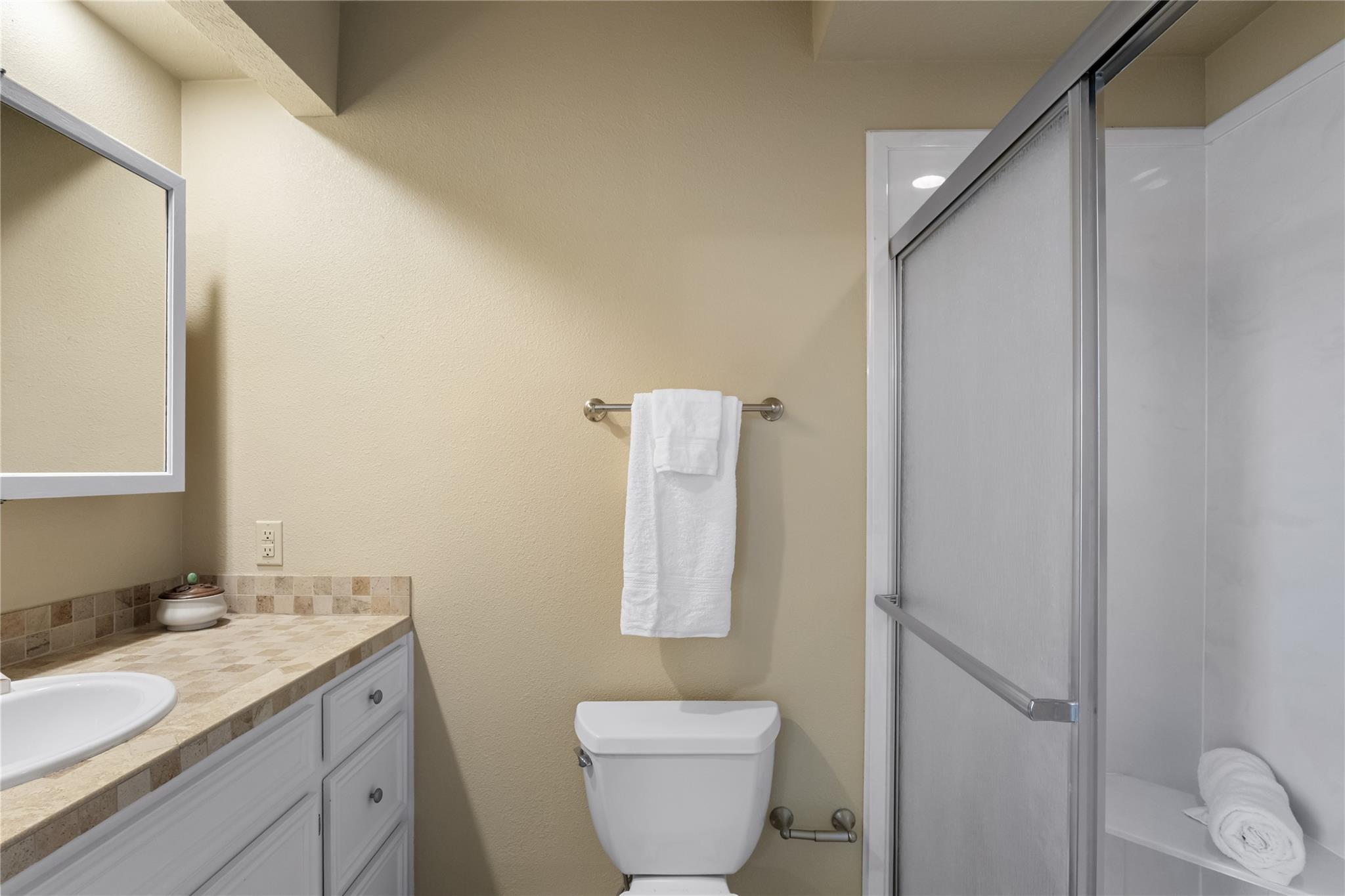 804 E Michalk St, Thorndale, TX 76577