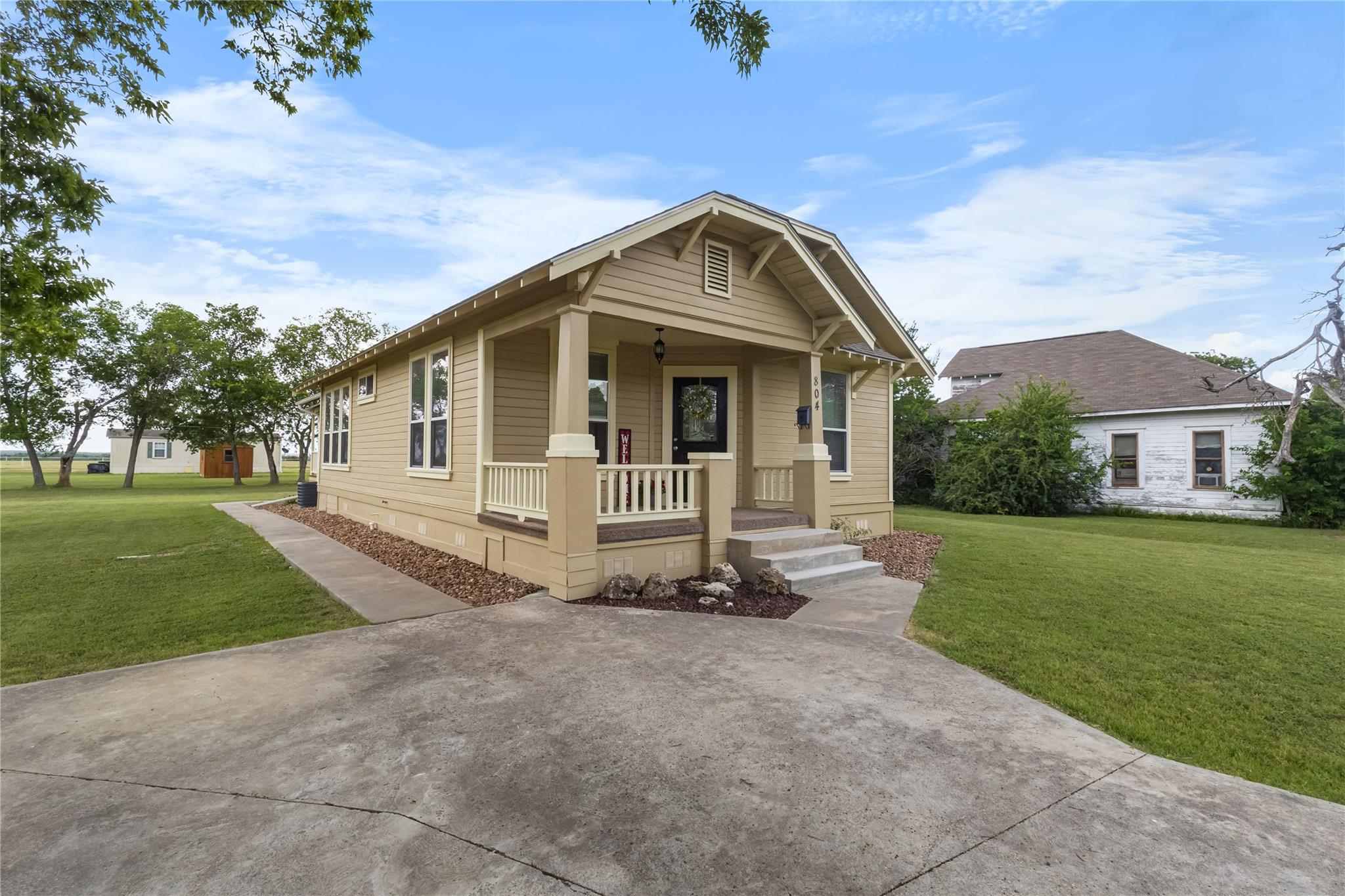 804 E Michalk St, Thorndale, TX 76577