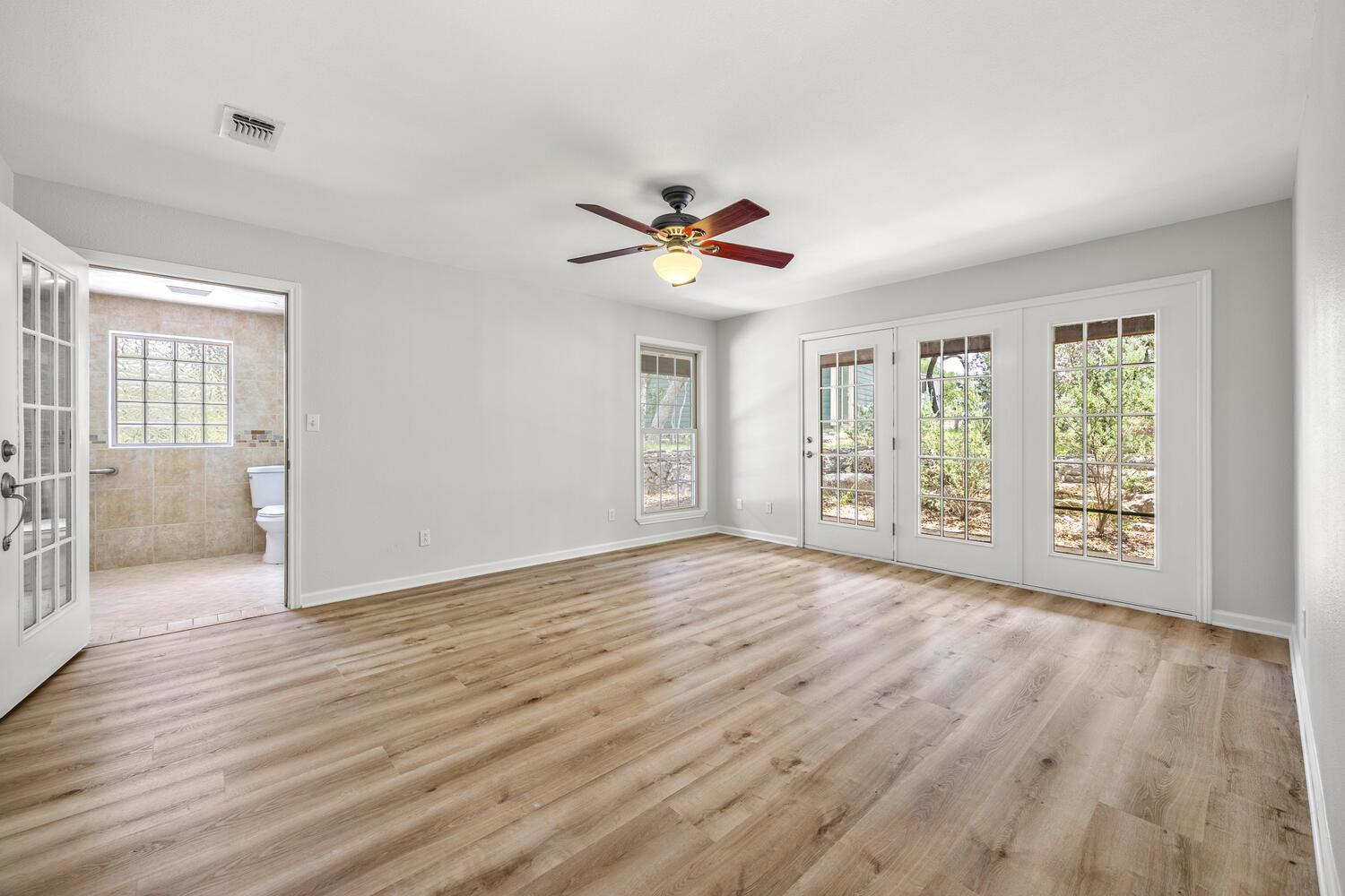 1100 Chapparal Dr, Wimberley, TX 78676