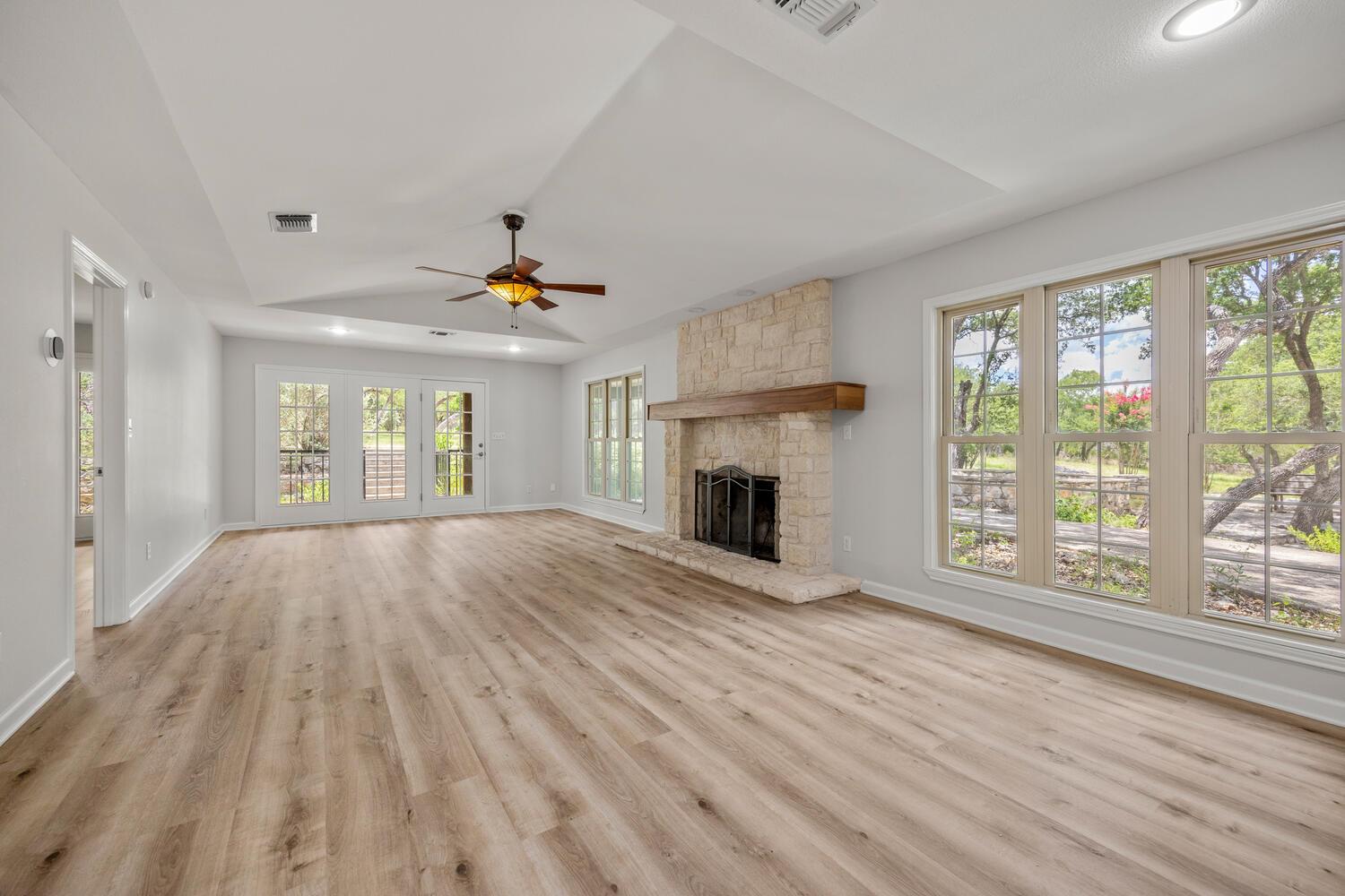 1100 Chapparal Dr, Wimberley, TX 78676