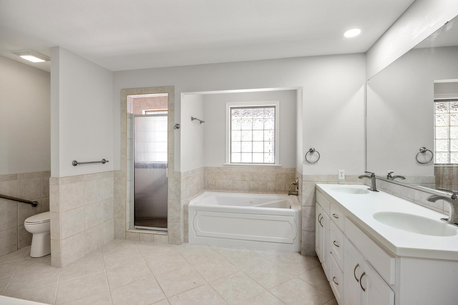 1100 Chapparal Dr, Wimberley, TX 78676