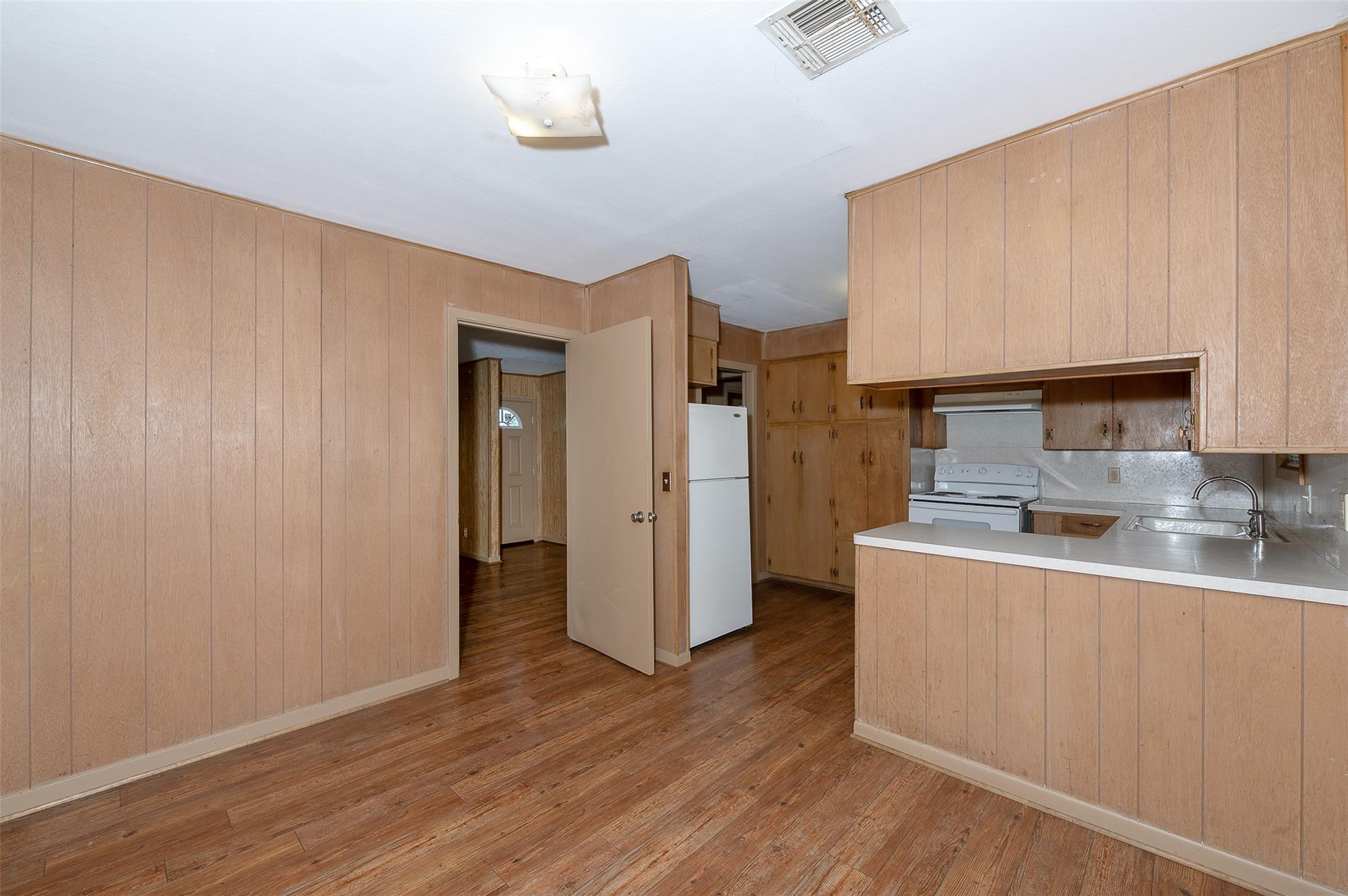507 N Echols, Caldwell, TX 77836