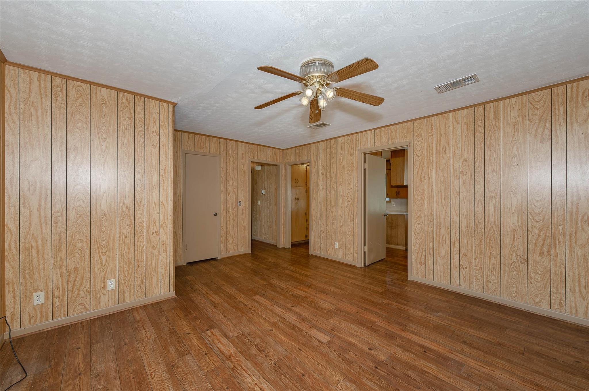 507 N Echols, Caldwell, TX 77836