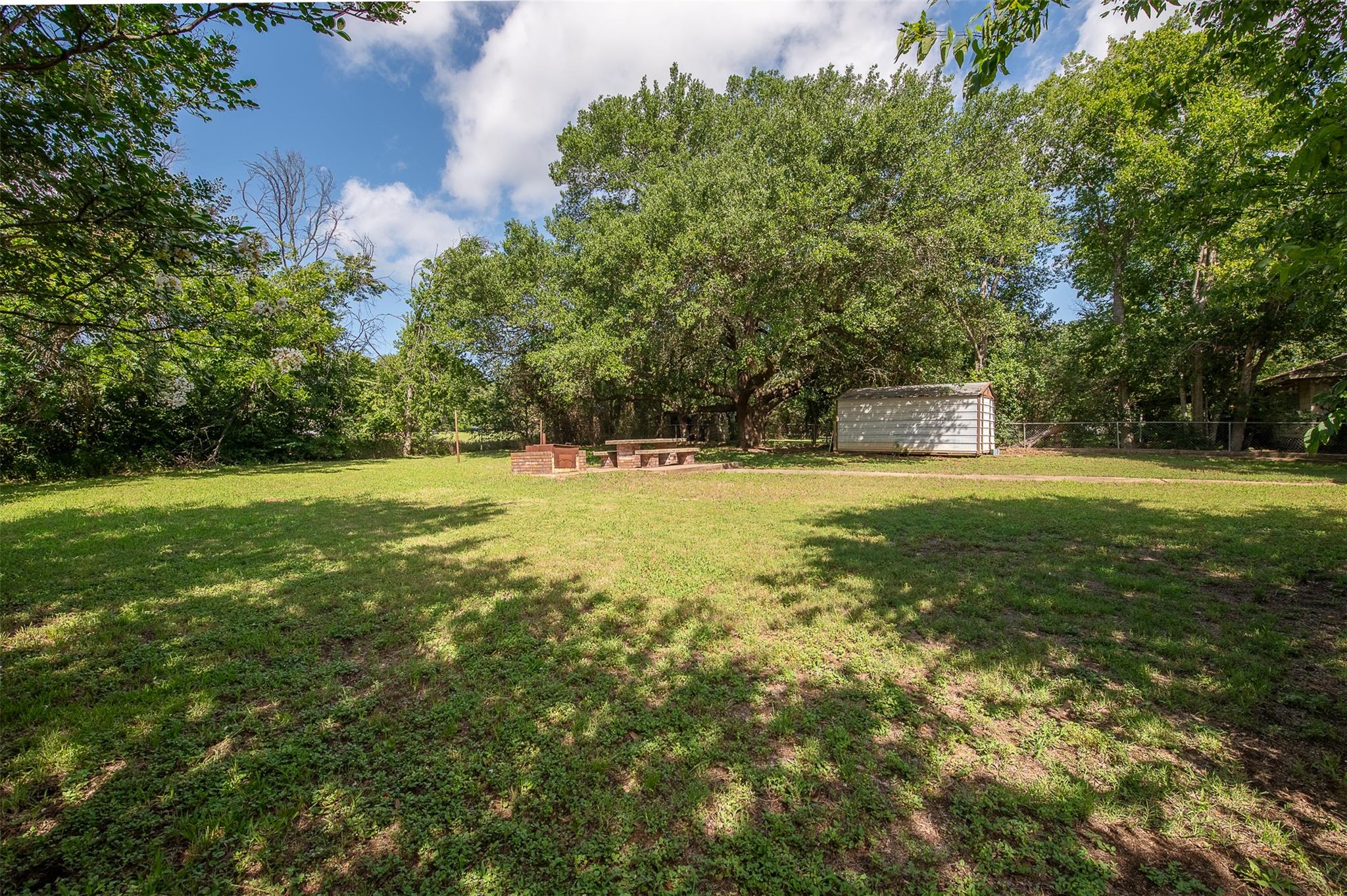 507 N Echols, Caldwell, TX 77836
