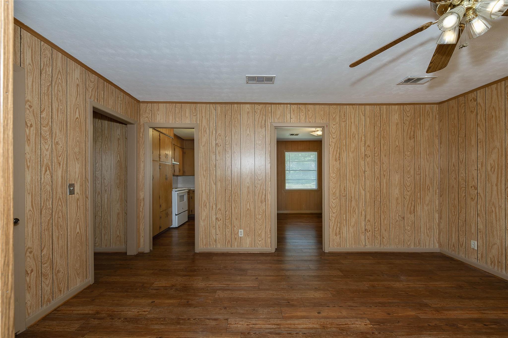 507 N Echols, Caldwell, TX 77836