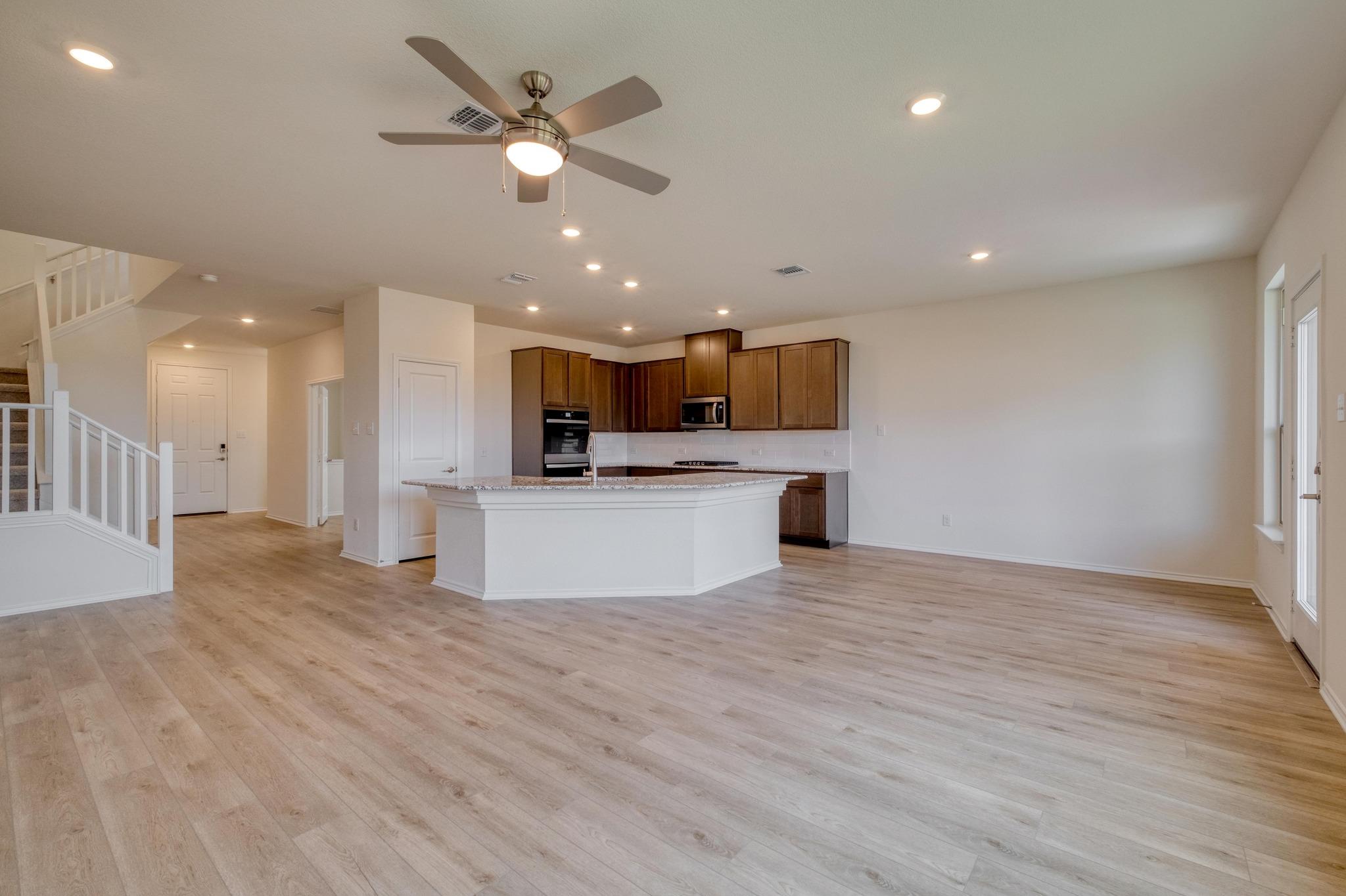 1717 River Plateau Dr, Leander, TX 78641