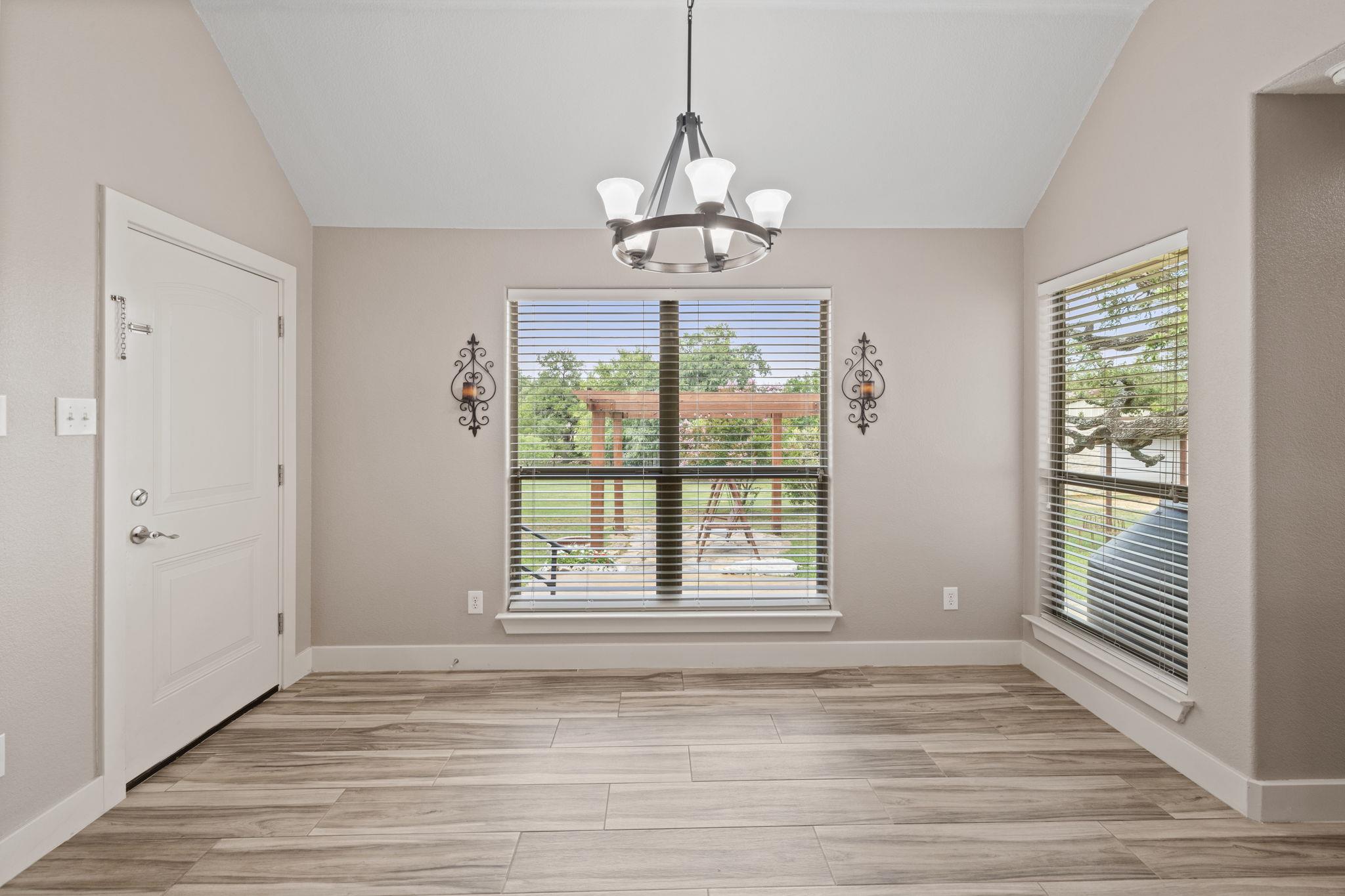 781 Woodland Dr, Driftwood, TX 78619